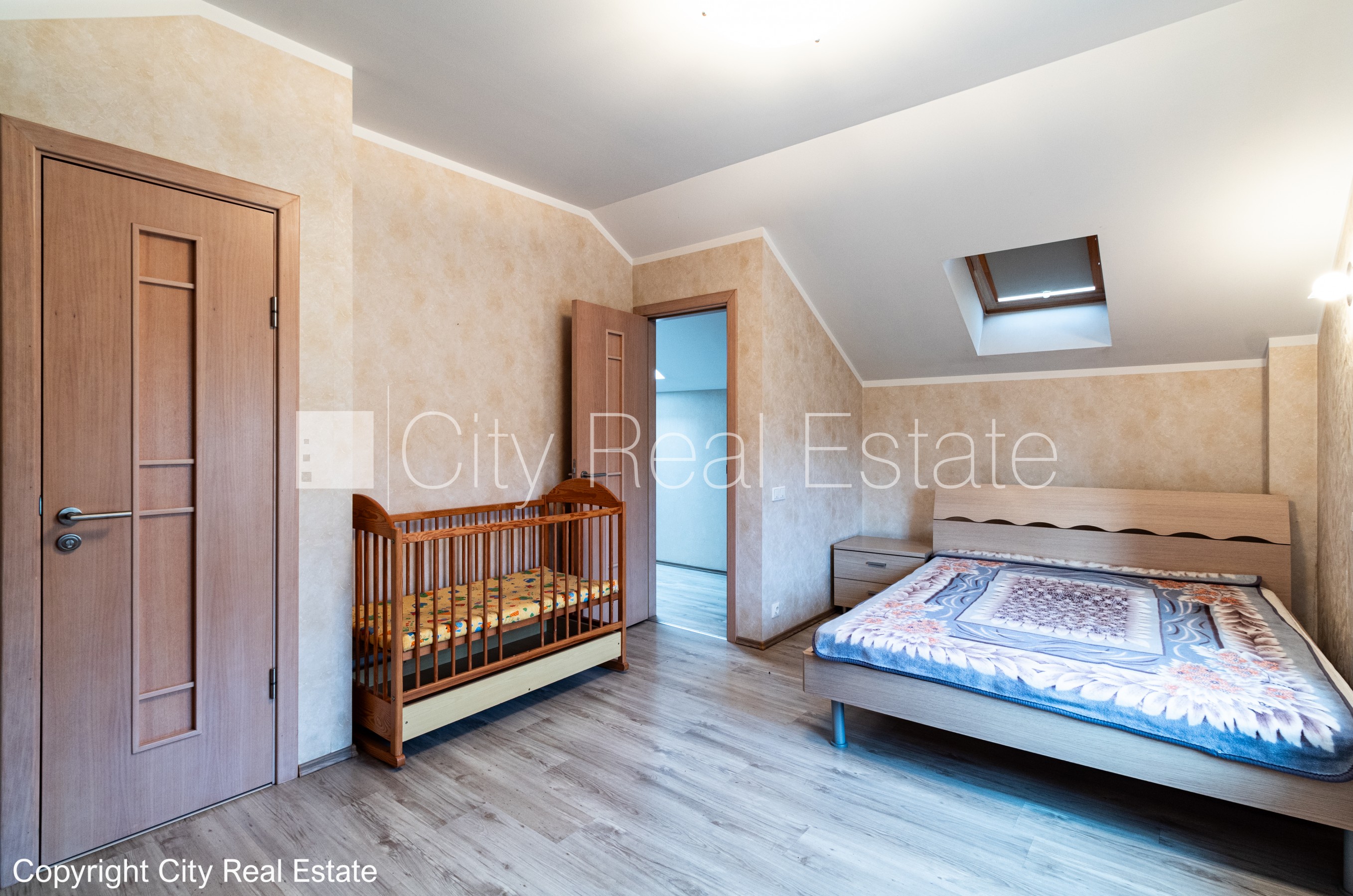 Объявление. Земля в собственности, частный дом, гостевой дом, покрытие крыши из гидроизолированного битума, Цена: 379000 EUR Foto #16