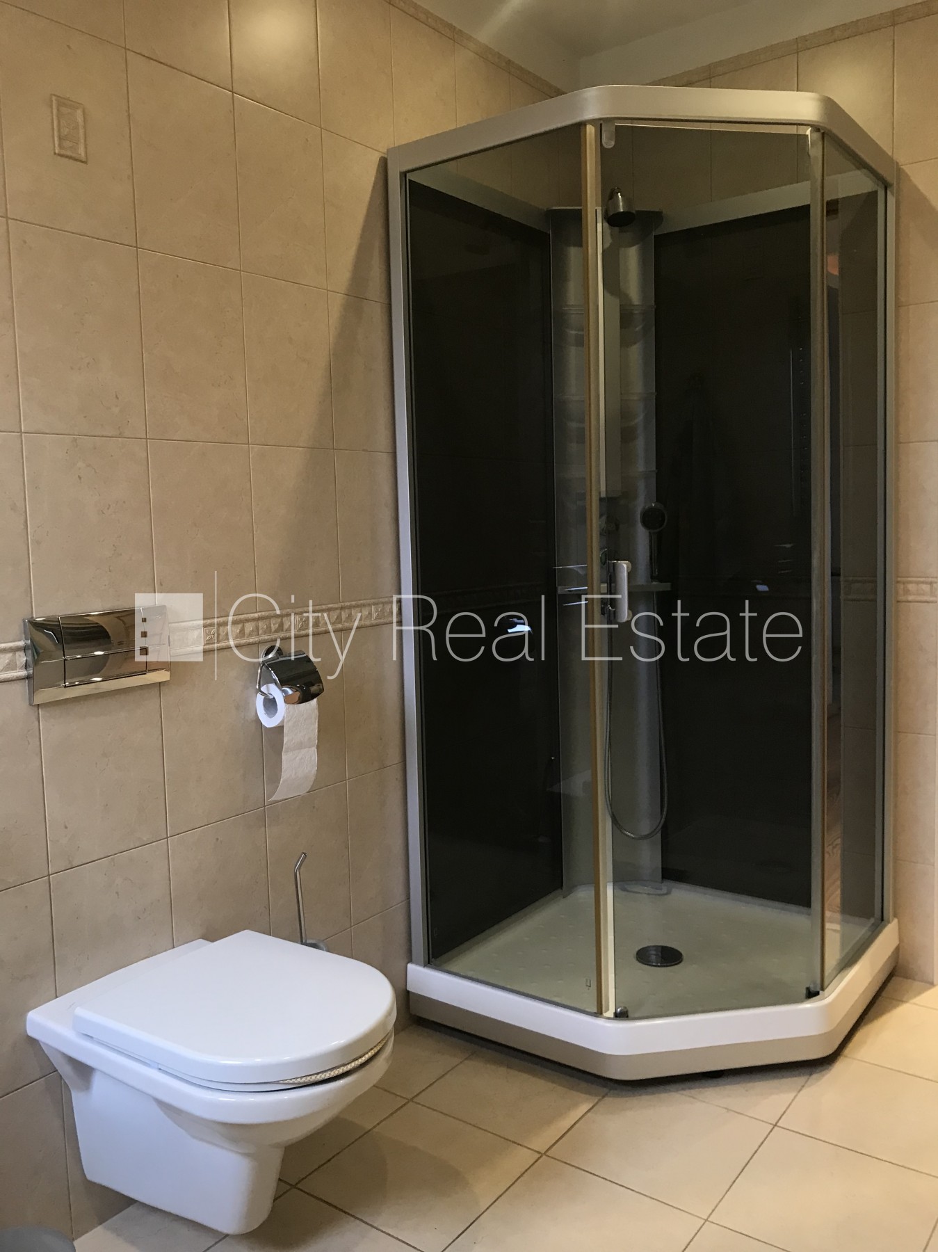 Объявление. Земля в собственности, частный дом, гостевой дом, покрытие крыши из гидроизолированного битума, Цена: 379000 EUR Foto #23