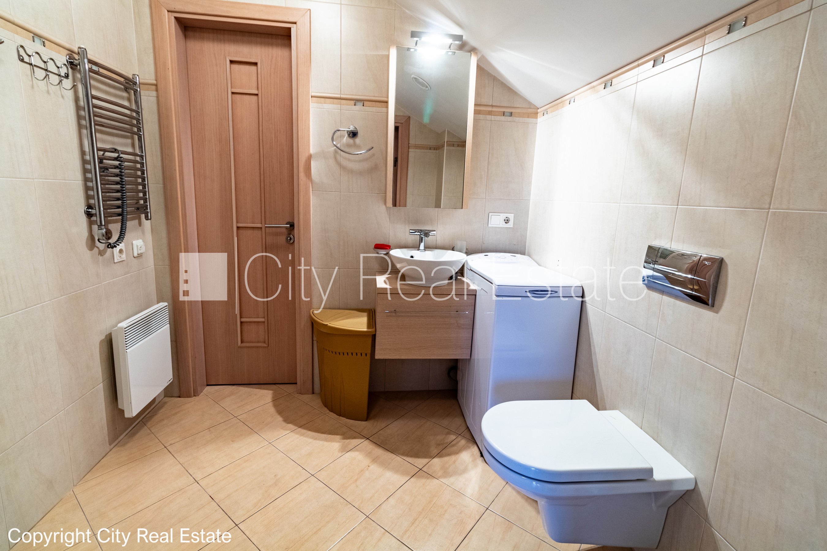 Объявление. Земля в собственности, частный дом, гостевой дом, покрытие крыши из гидроизолированного битума, Цена: 379000 EUR Foto #19