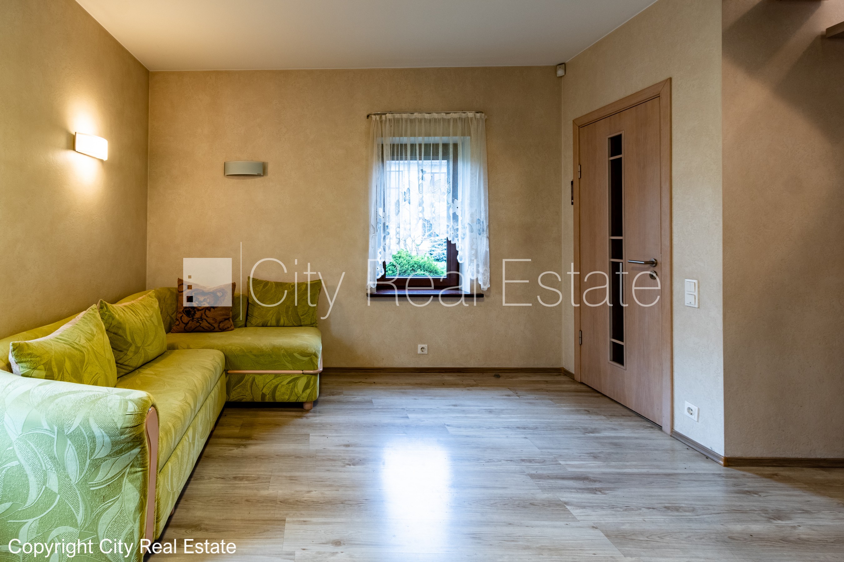 Объявление. Земля в собственности, частный дом, гостевой дом, покрытие крыши из гидроизолированного битума, Цена: 379000 EUR Foto #12