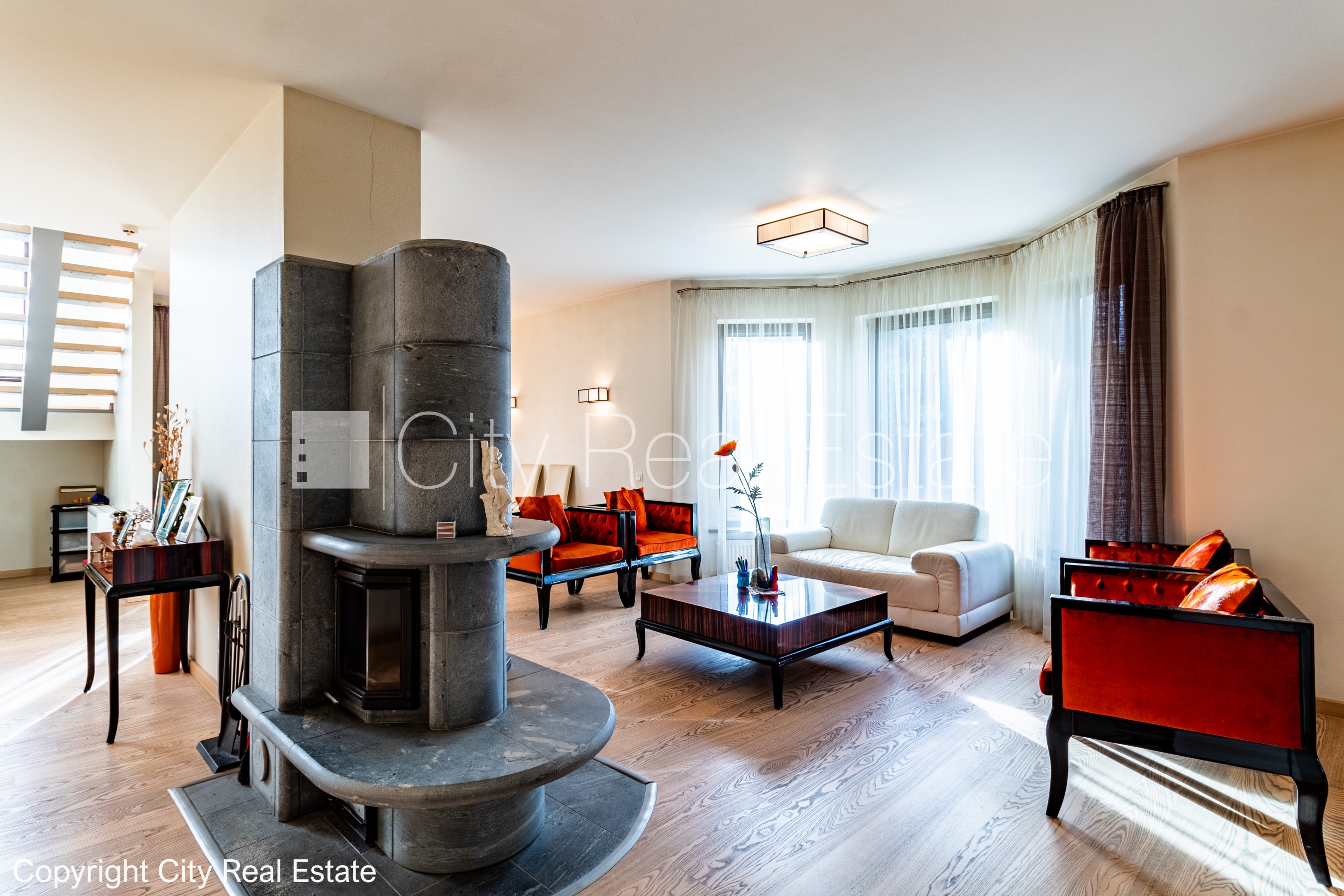 Объявление. Земля в собственности, частный дом, гостевой дом, покрытие крыши из гидроизолированного битума, Цена: 379000 EUR Foto #1