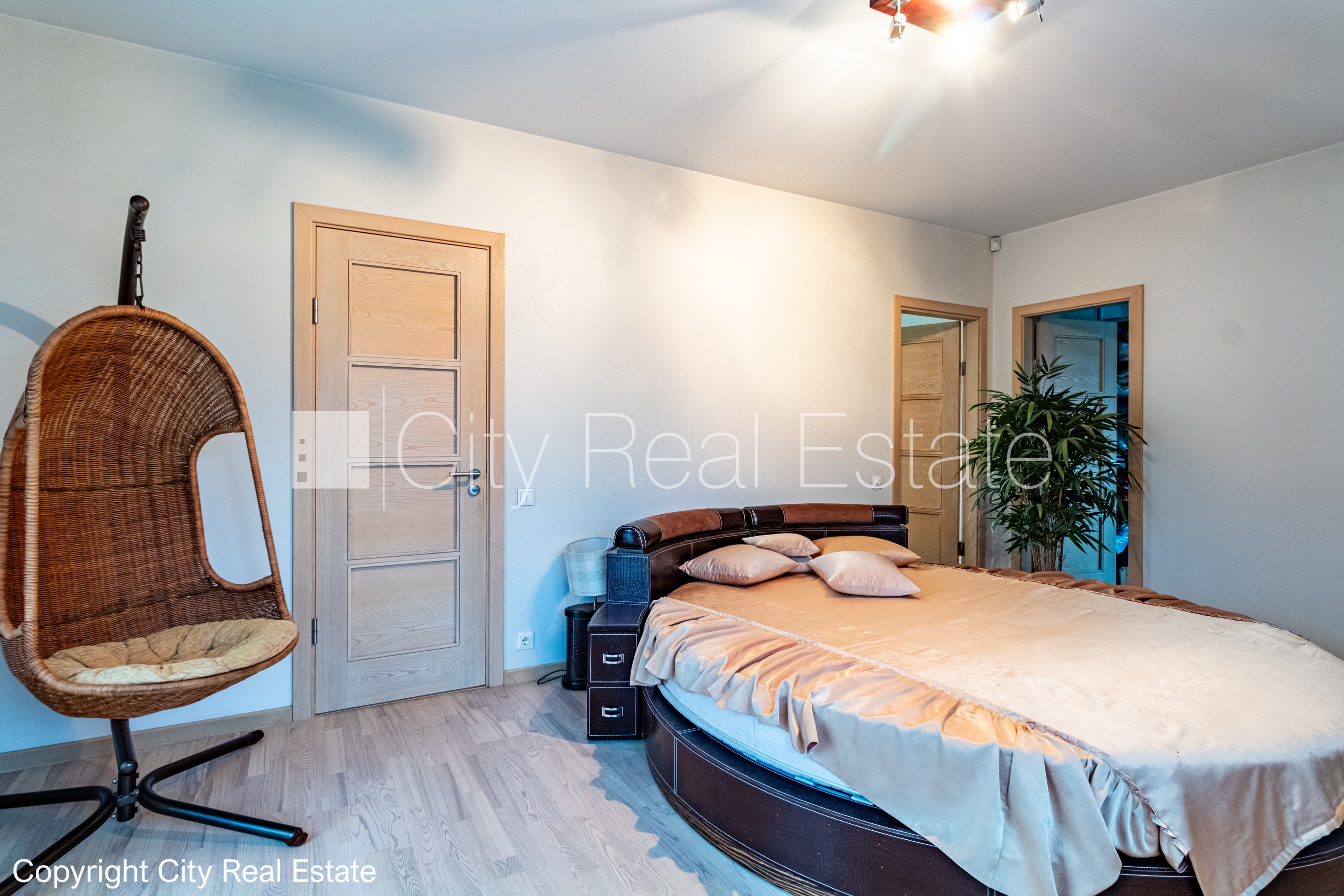 Объявление. Земля в собственности, частный дом, гостевой дом, покрытие крыши из гидроизолированного битума, Цена: 379000 EUR Foto #6