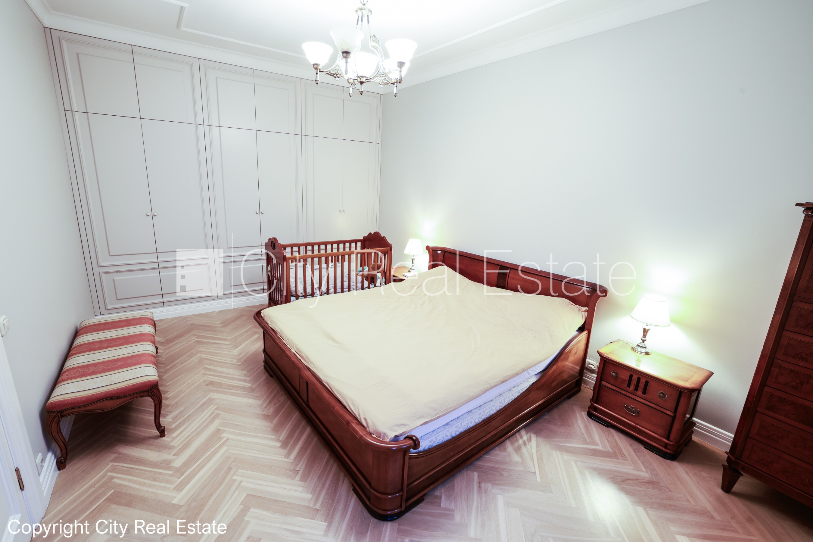 Объявление. Реновированный дом, окна выходят в обе стороны дома, количество спален 3 шт., изолированные комнаты Цена: 520000 EUR Foto #21