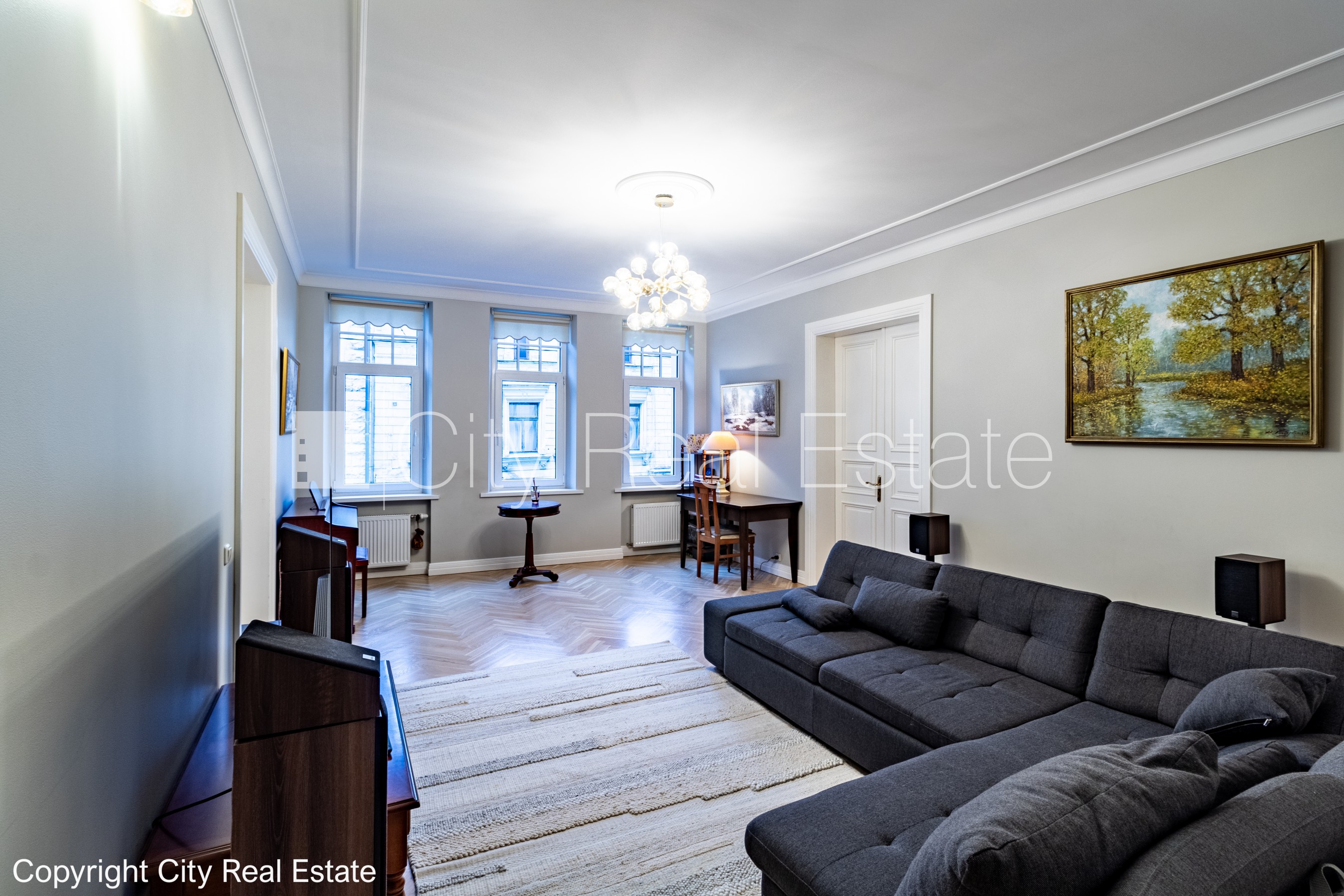 Объявление. Реновированный дом, окна выходят в обе стороны дома, количество спален 3 шт., изолированные комнаты Цена: 520000 EUR Foto #2