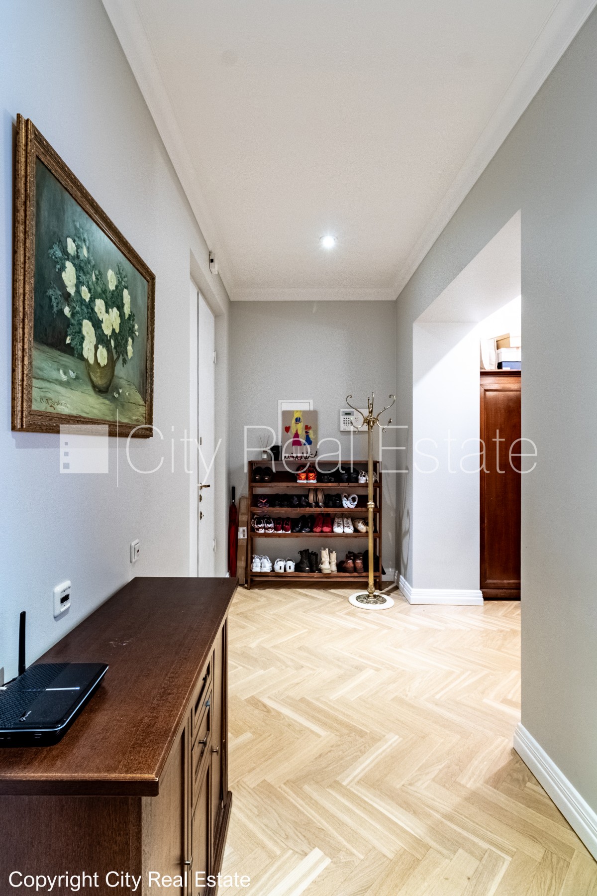 Объявление. Реновированный дом, окна выходят в обе стороны дома, количество спален 3 шт., изолированные комнаты Цена: 520000 EUR Foto #25