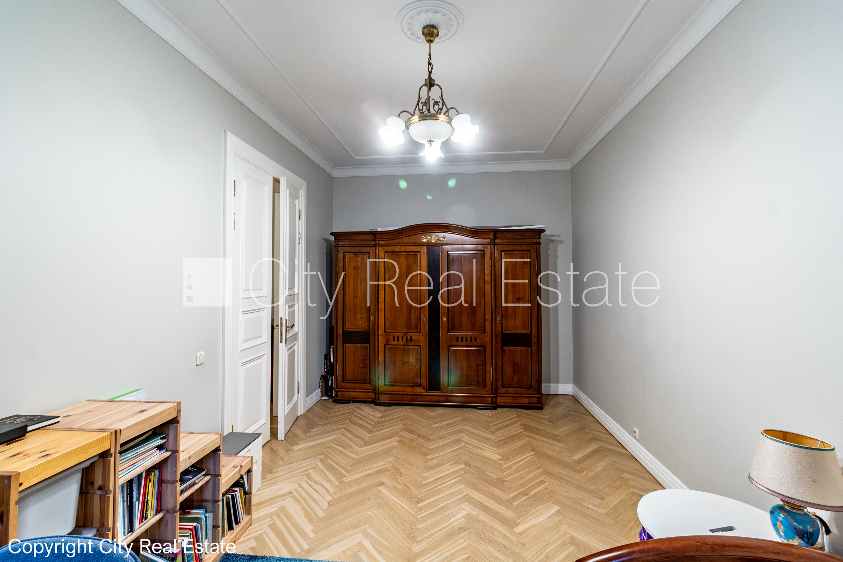 Объявление. Реновированный дом, окна выходят в обе стороны дома, количество спален 3 шт., изолированные комнаты Цена: 520000 EUR Foto #17