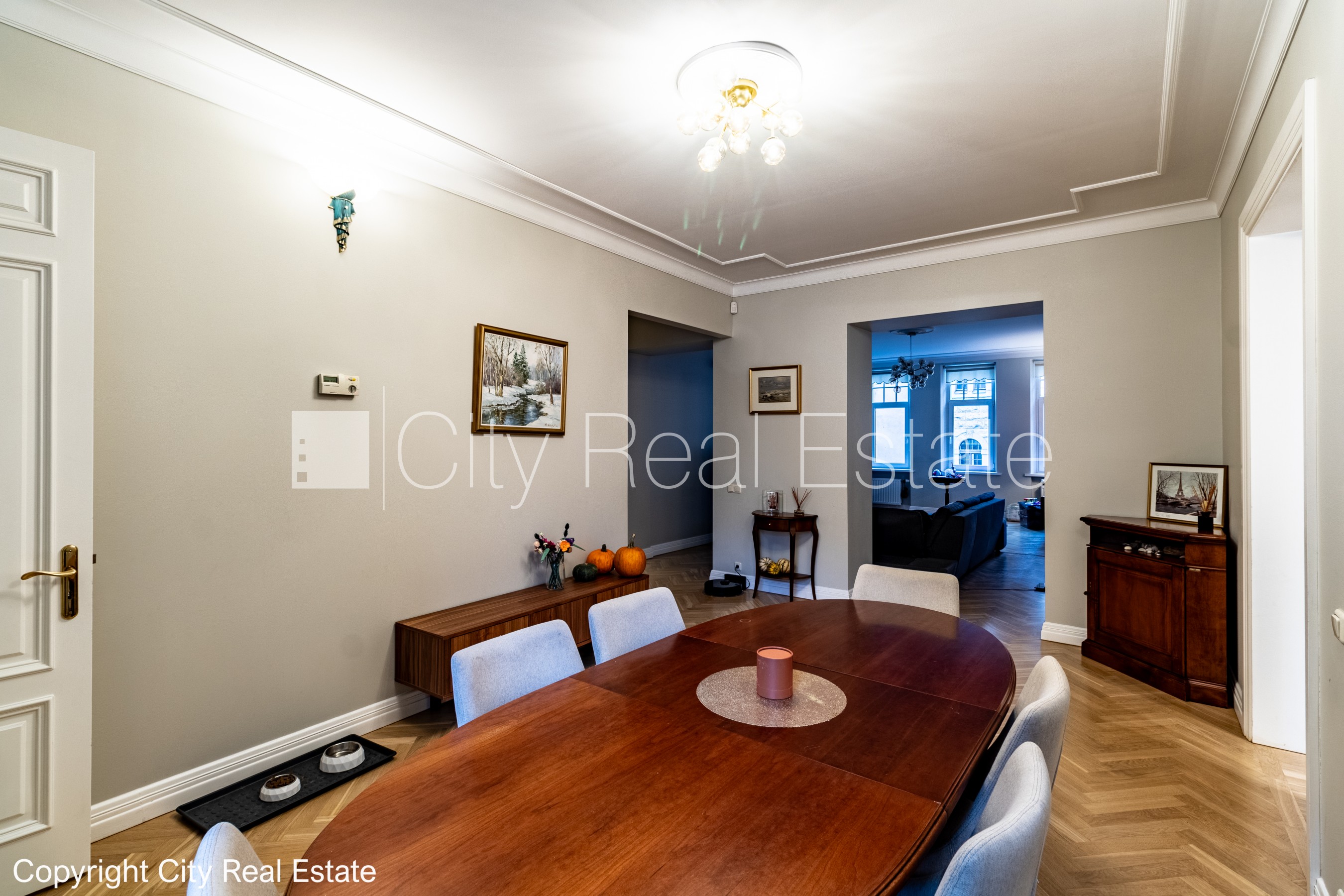 Объявление. Реновированный дом, окна выходят в обе стороны дома, количество спален 3 шт., изолированные комнаты Цена: 520000 EUR Foto #7