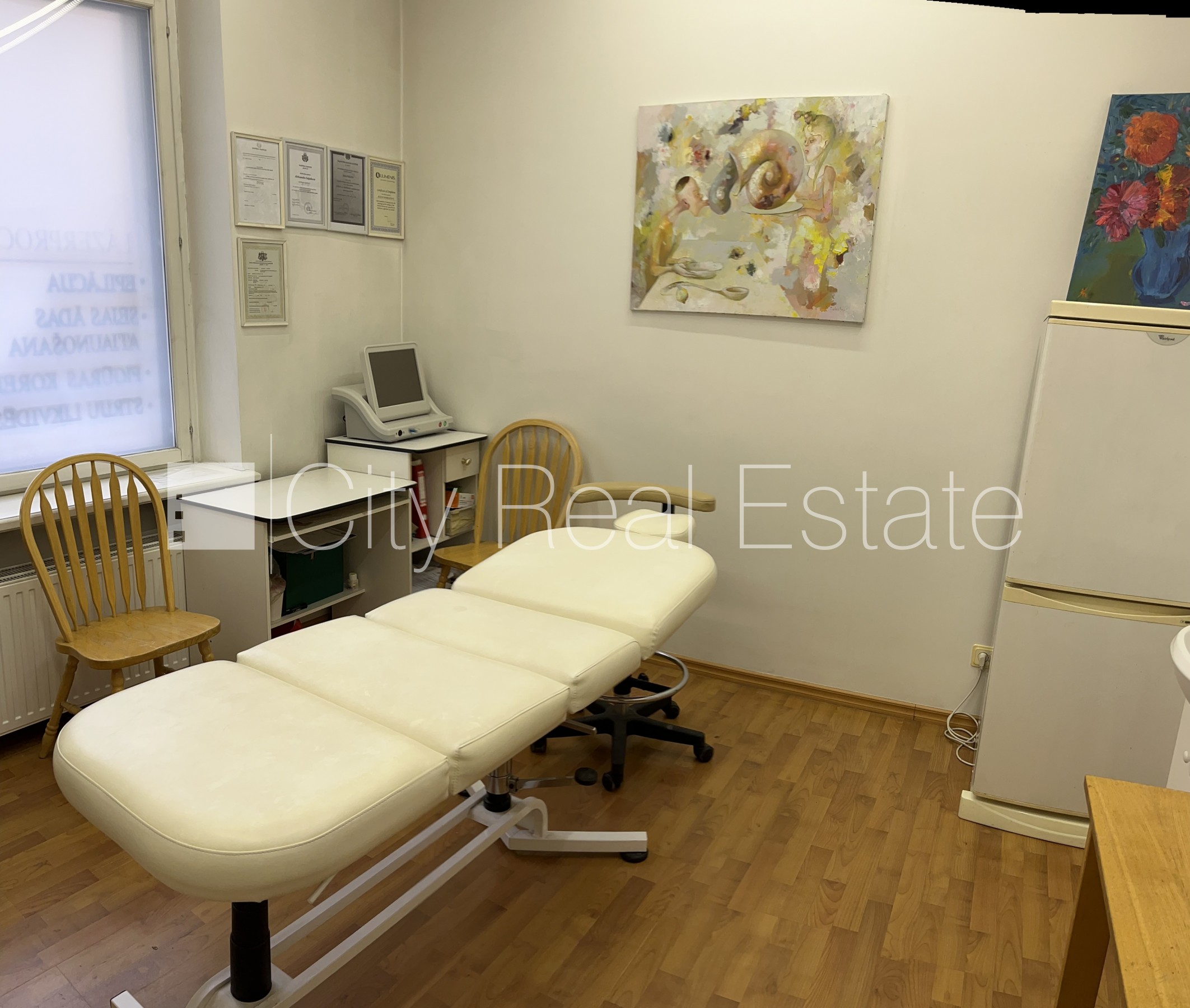 Объявление. Новостройка, фасадный дом, закрытый двор, места для нескольких машин, вход с улицы, окна выходят в Цена: 233000 EUR Foto #16