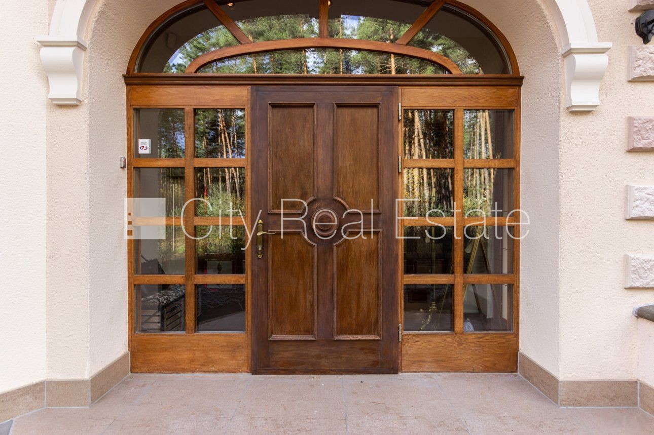 Sludinājumi. Privātmāja, zaļā teritorija, labiekārtots apzaļumots pagalms, iežogota teritorija ar metāla sētu, Cena: 995000 EUR Foto #3