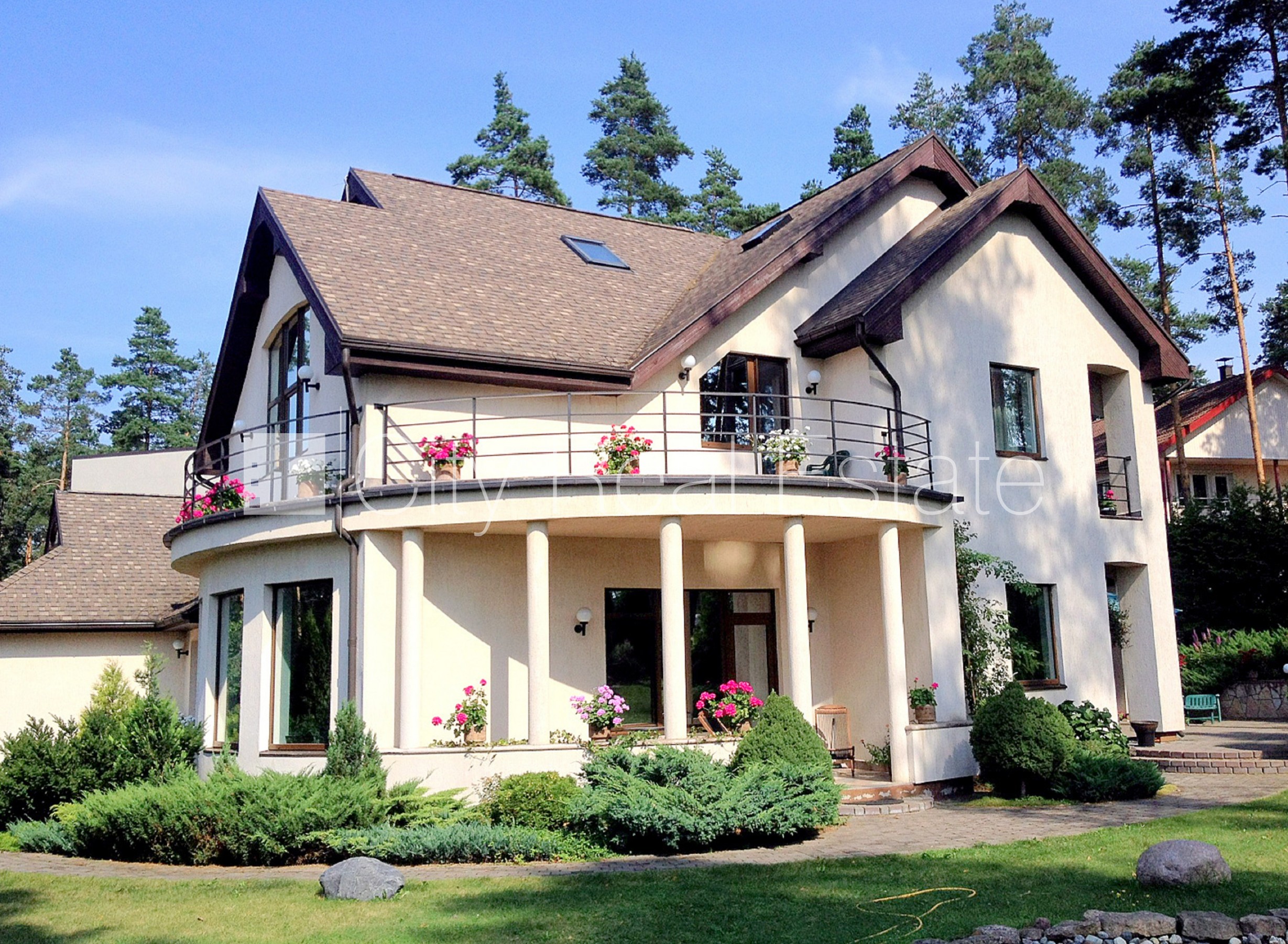 Sludinājumi. Privātmāja, jaunceltne, labiekārtota apzaļumota teritorija 2460 m2, iežogota teritorija ar metāla Cena: 550000 EUR Foto #4