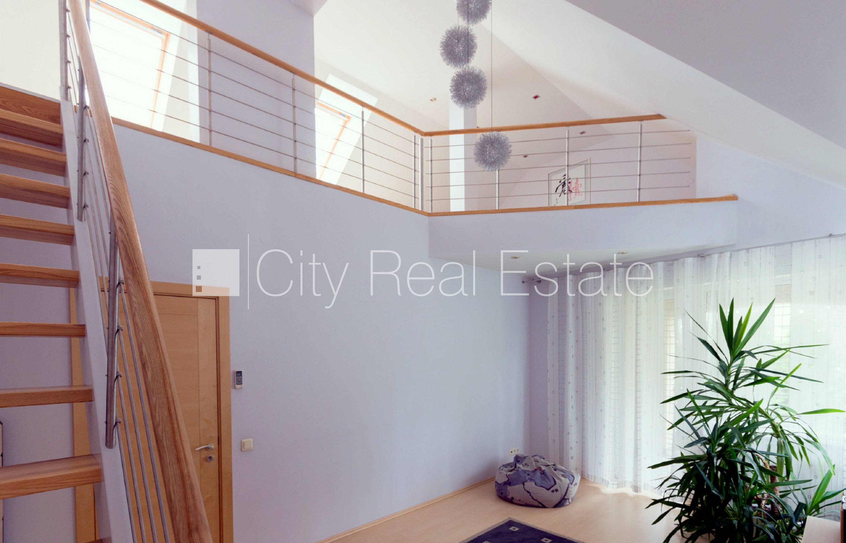 Sludinājumi. Privātmāja, jaunceltne, labiekārtota apzaļumota teritorija 2460 m2, iežogota teritorija ar metāla Cena: 550000 EUR Foto #9