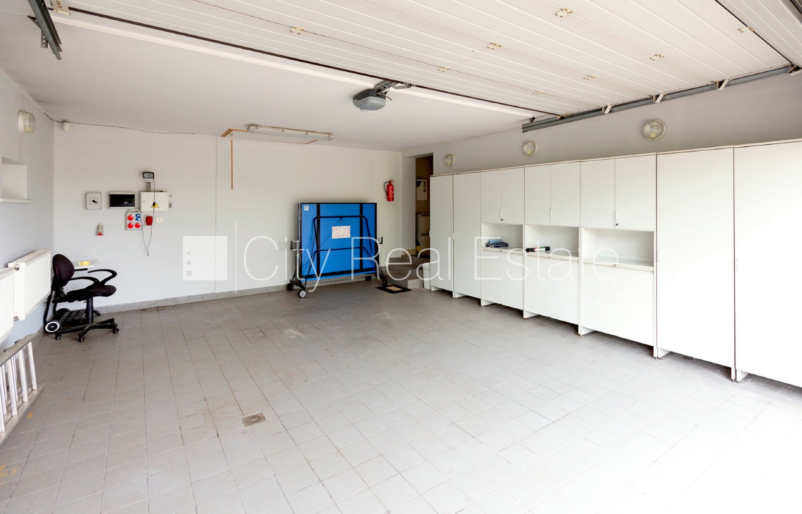 Sludinājumi. Privātmāja, jaunceltne, labiekārtota apzaļumota teritorija 2460 m2, iežogota teritorija ar metāla Cena: 550000 EUR Foto #19