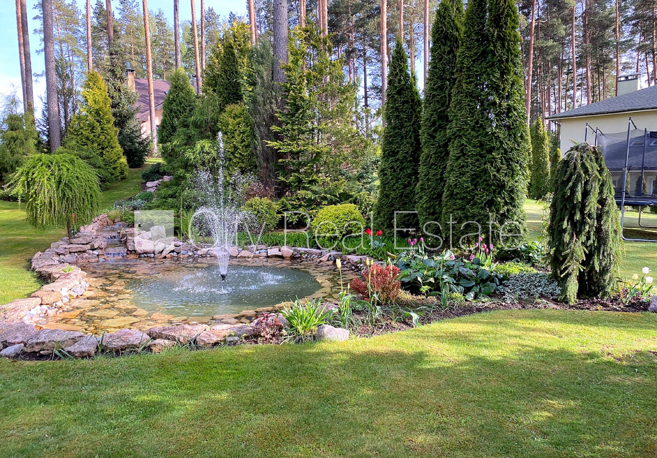 Sludinājumi. Privātmāja, jaunceltne, labiekārtota apzaļumota teritorija 2460 m2, iežogota teritorija ar metāla Cena: 550000 EUR Foto #23