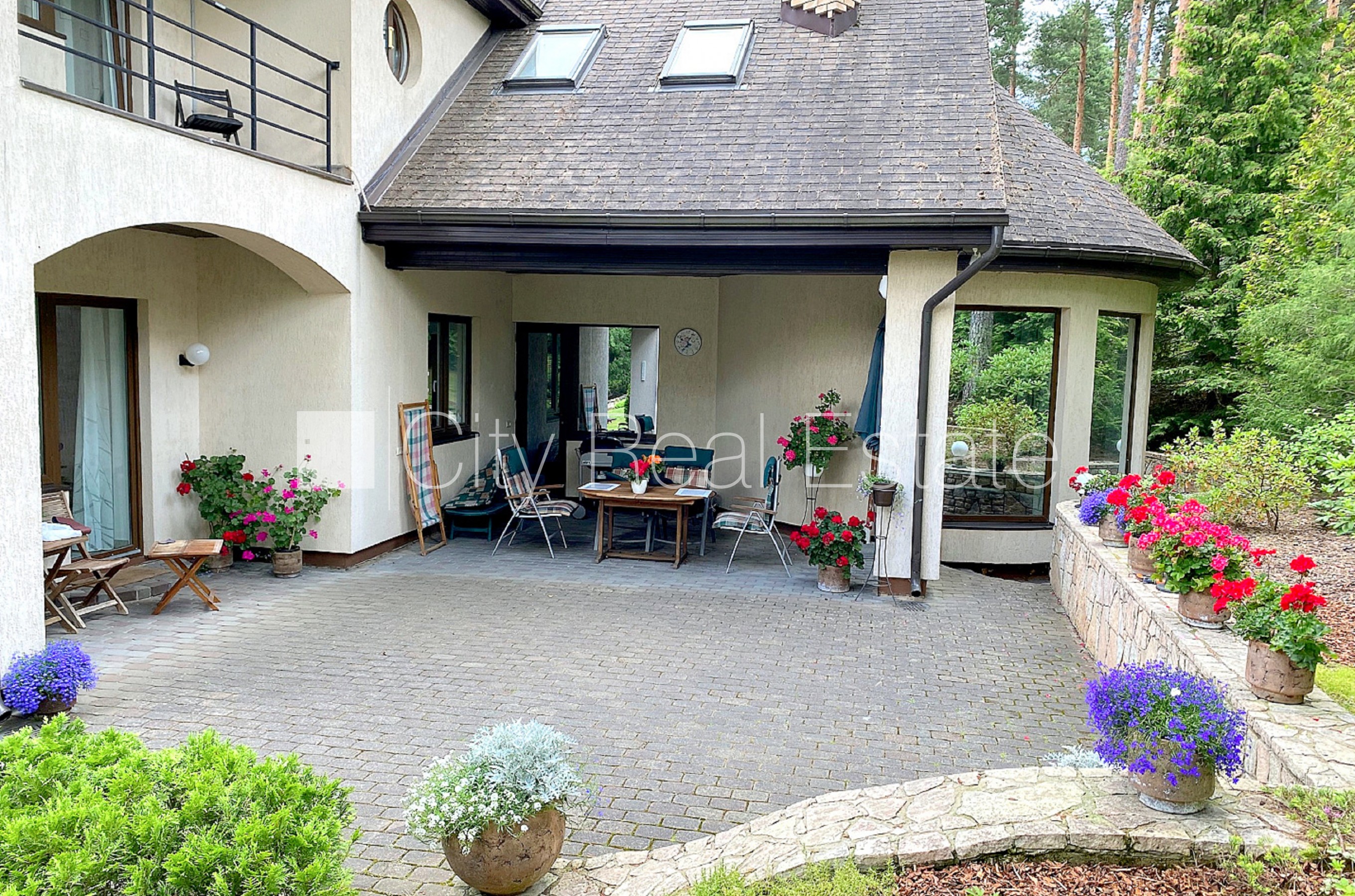 Sludinājumi. Privātmāja, jaunceltne, labiekārtota apzaļumota teritorija 2460 m2, iežogota teritorija ar metāla Cena: 550000 EUR Foto #22