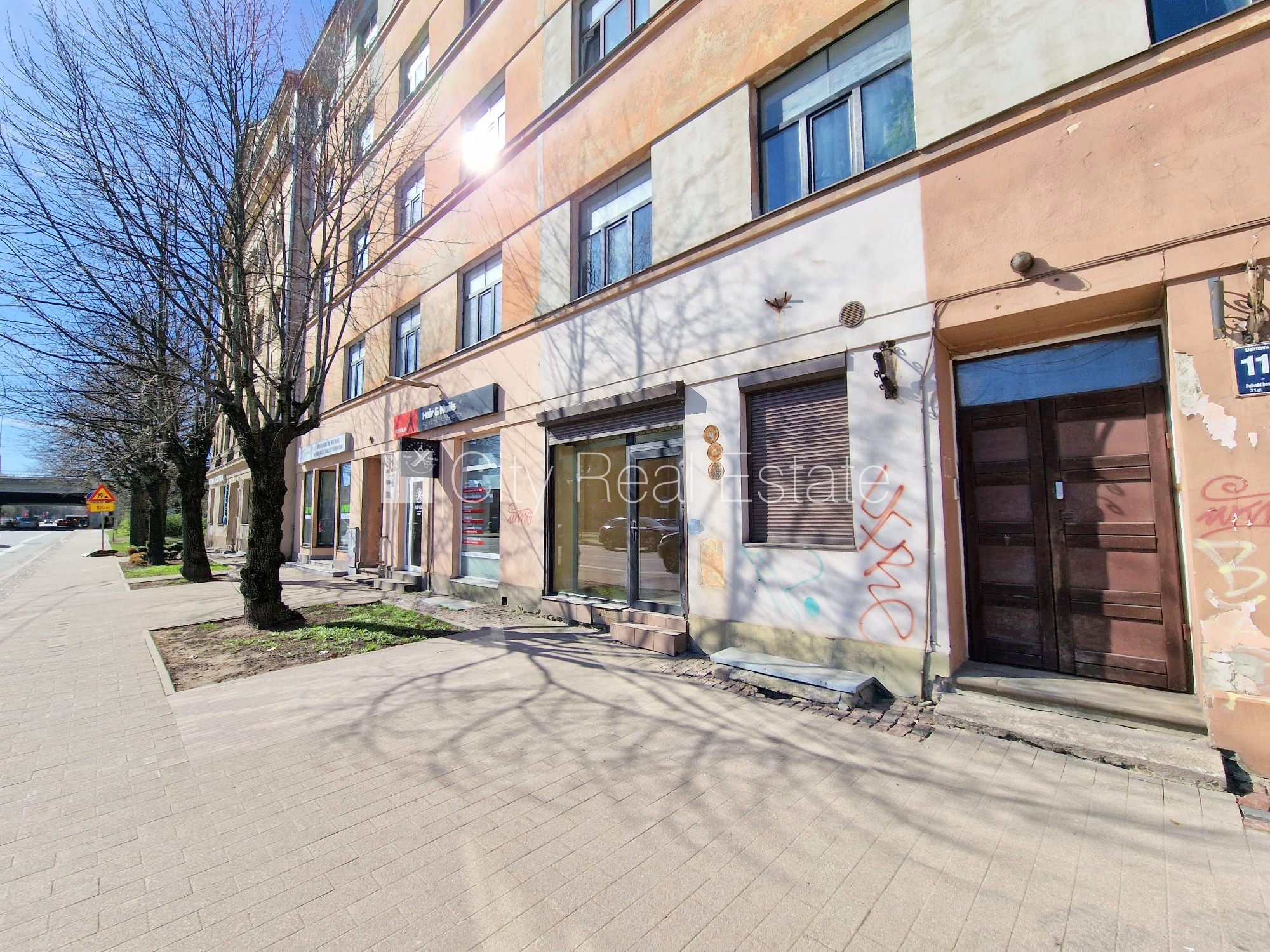 Объявление. Земля в собственности, домовладение, заменены инженерные коммуникации, кирпичные стены, подъездная Цена: 85000 EUR Foto #23