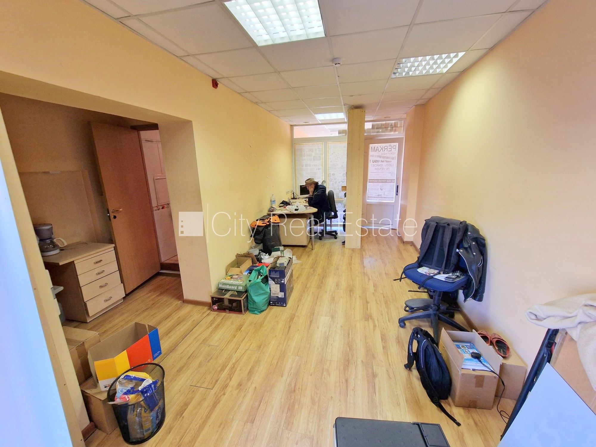 Объявление. Земля в собственности, домовладение, заменены инженерные коммуникации, кирпичные стены, подъездная Цена: 85000 EUR Foto #7