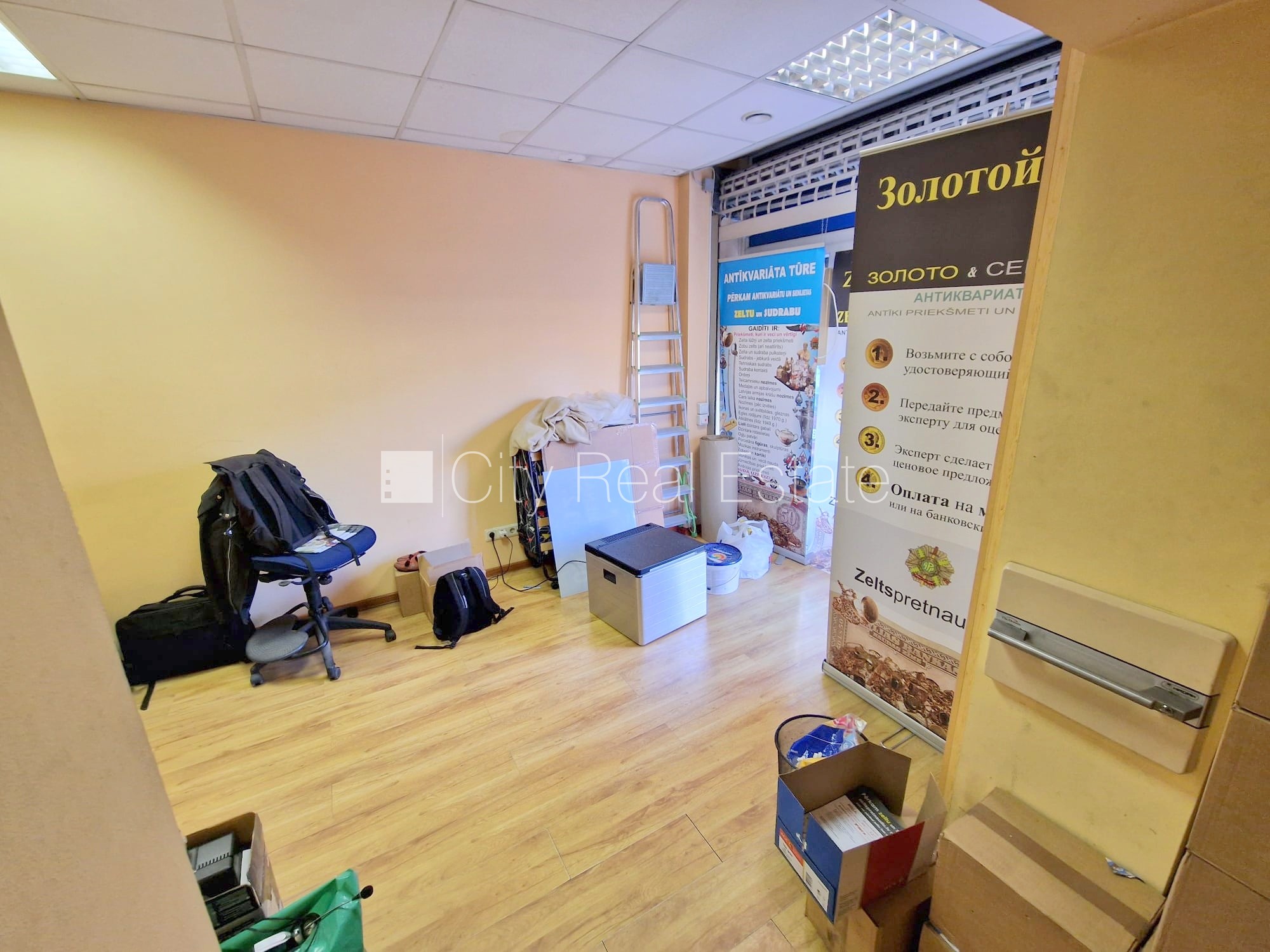 Объявление. Земля в собственности, домовладение, заменены инженерные коммуникации, кирпичные стены, подъездная Цена: 85000 EUR Foto #12