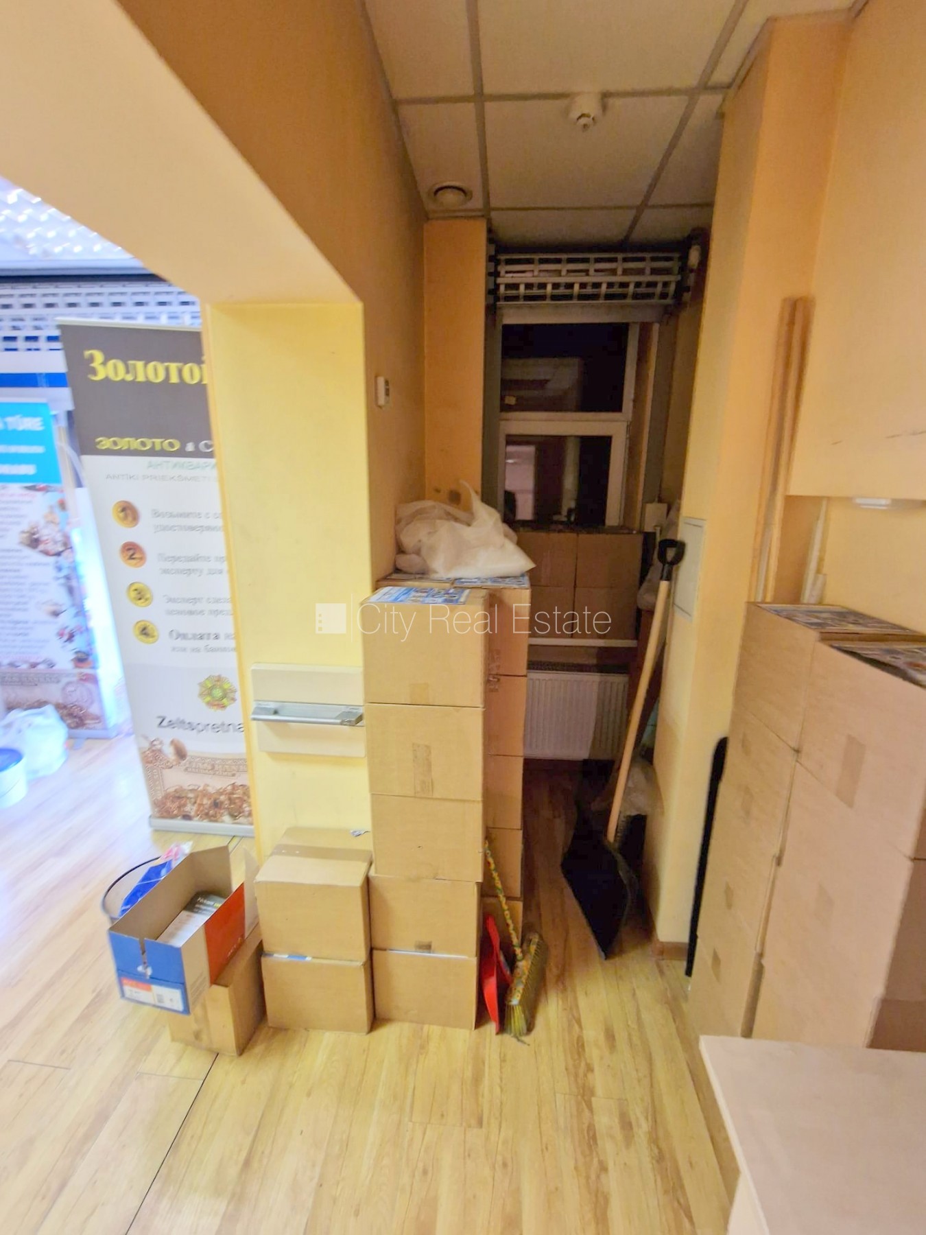 Объявление. Земля в собственности, домовладение, заменены инженерные коммуникации, кирпичные стены, подъездная Цена: 85000 EUR Foto #13