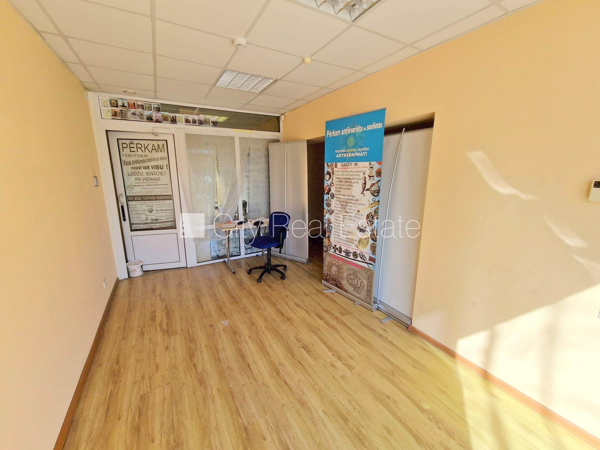 Объявление. Земля в собственности, домовладение, заменены инженерные коммуникации, кирпичные стены, подъездная Цена: 85000 EUR Foto #4