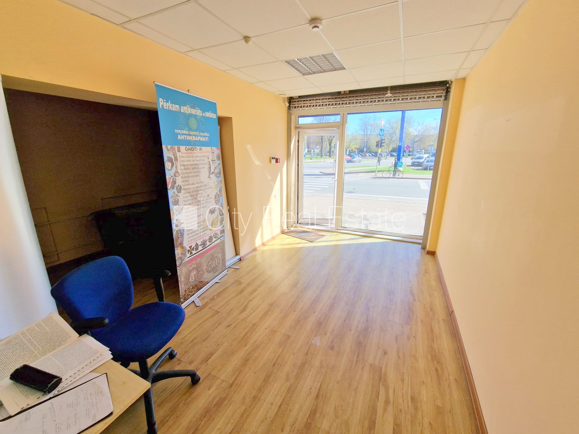 Объявление. Земля в собственности, домовладение, заменены инженерные коммуникации, кирпичные стены, подъездная Цена: 85000 EUR Foto #2