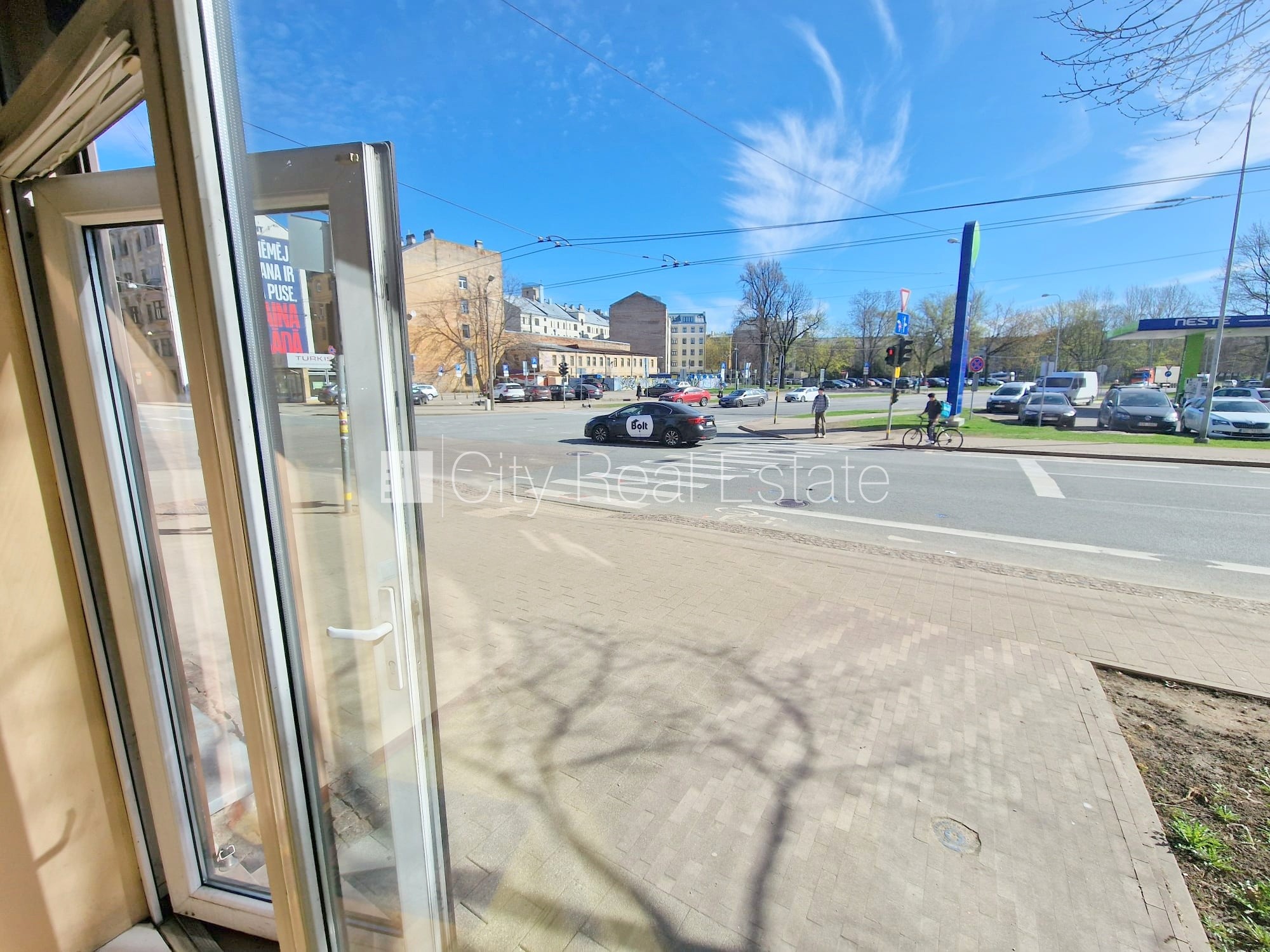 Объявление. Земля в собственности, домовладение, заменены инженерные коммуникации, кирпичные стены, подъездная Цена: 85000 EUR Foto #21