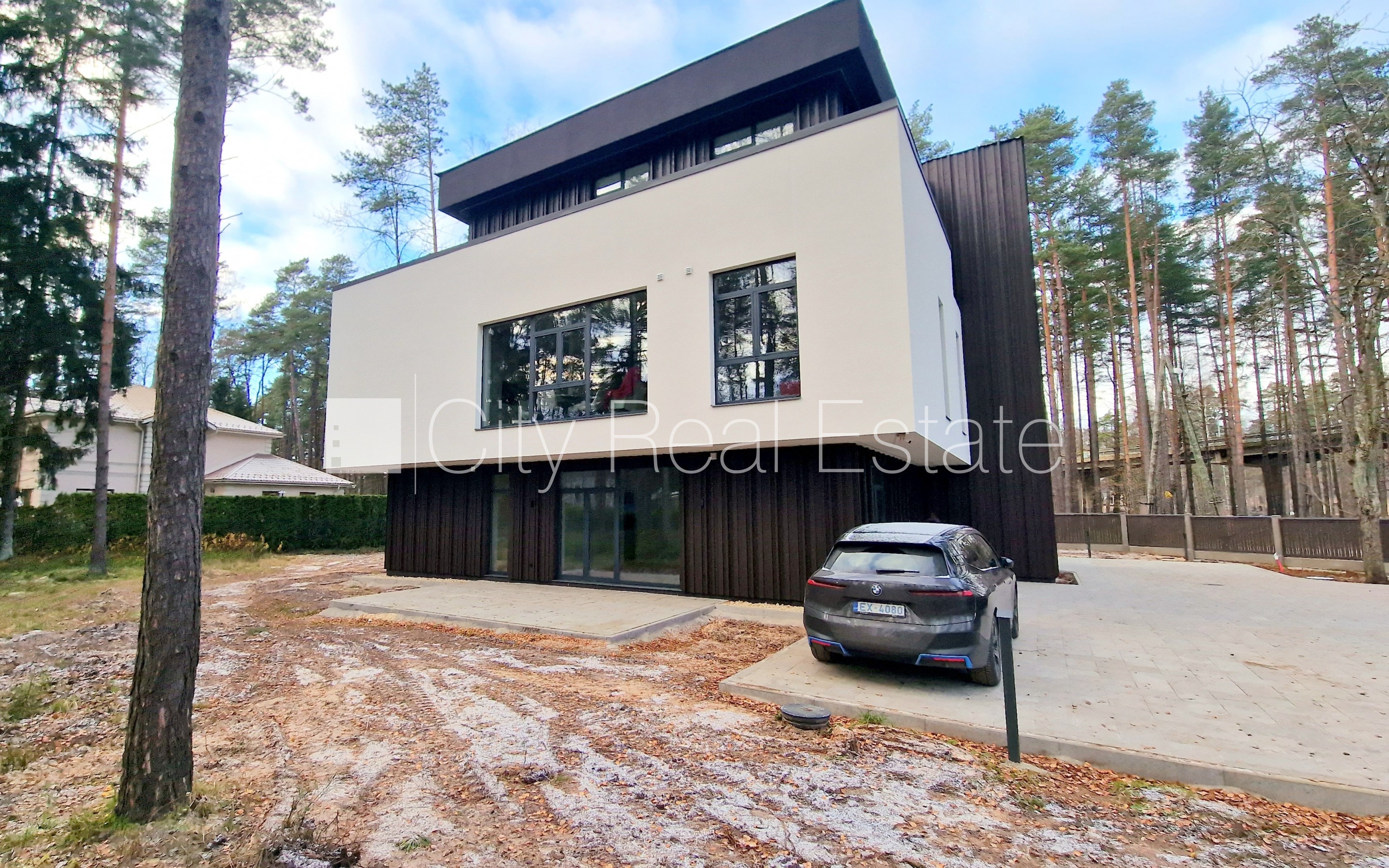 Объявление. Земля в собственности, таунхаус, новостройка, количество квартир в здании 4 шт., благоустроенная Цена: 355000 EUR Foto #21