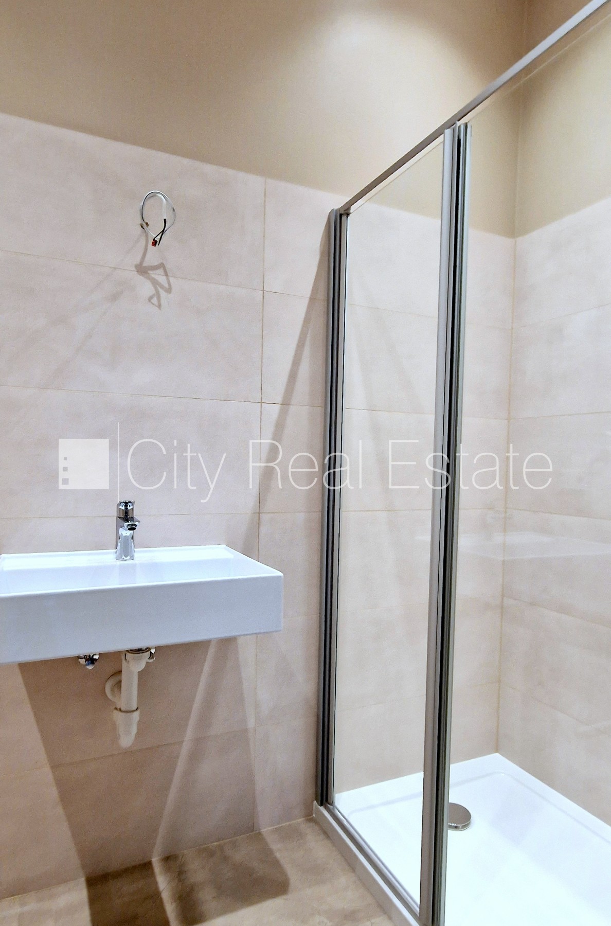 Объявление. Земля в собственности, таунхаус, новостройка, количество квартир в здании 4 шт., благоустроенная Цена: 355000 EUR Foto #15