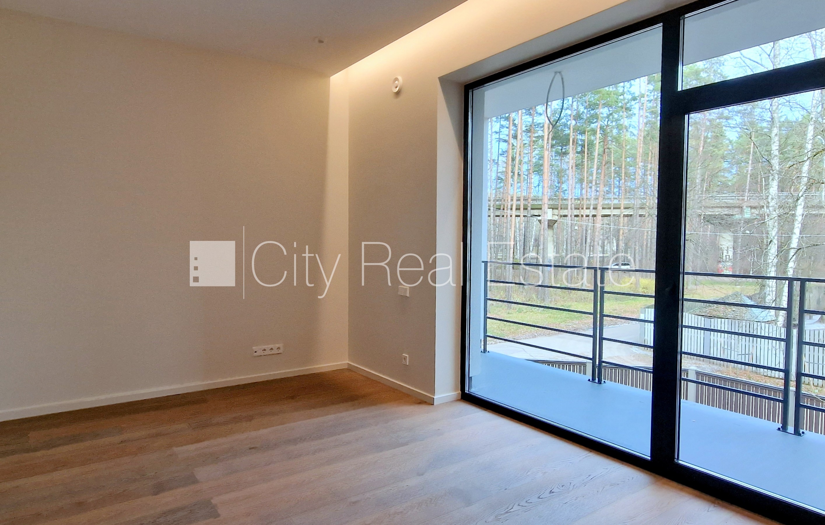 Объявление. Земля в собственности, таунхаус, новостройка, количество квартир в здании 4 шт., благоустроенная Цена: 355000 EUR Foto #11