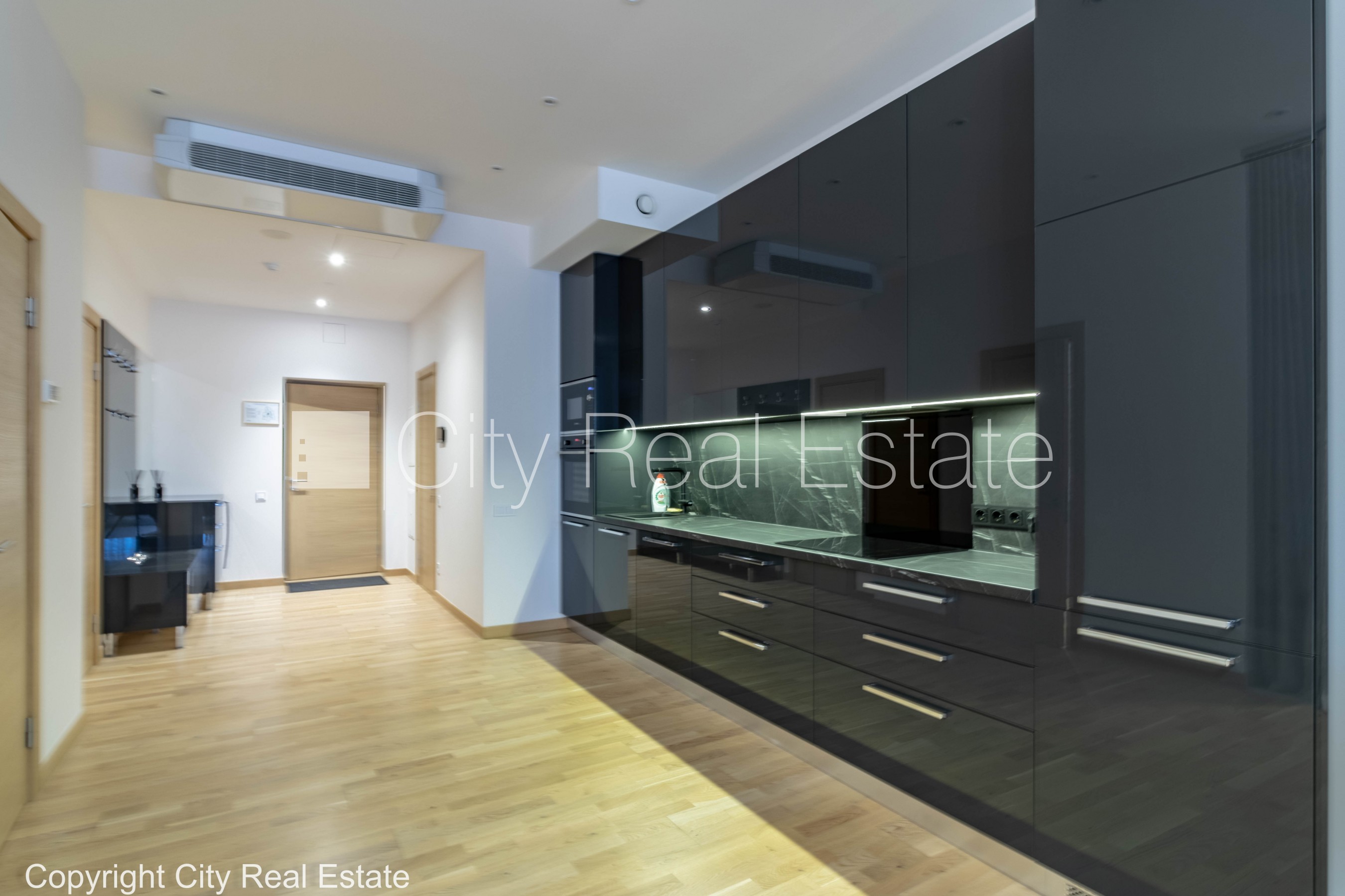 Sludinājumi. Jaunceltne, labiekārtota apzaļumota teritorija, luksuss apartamenti  89,6 m2, ir lifts, balkons, Cena: 1200 EUR/mēn Foto #4