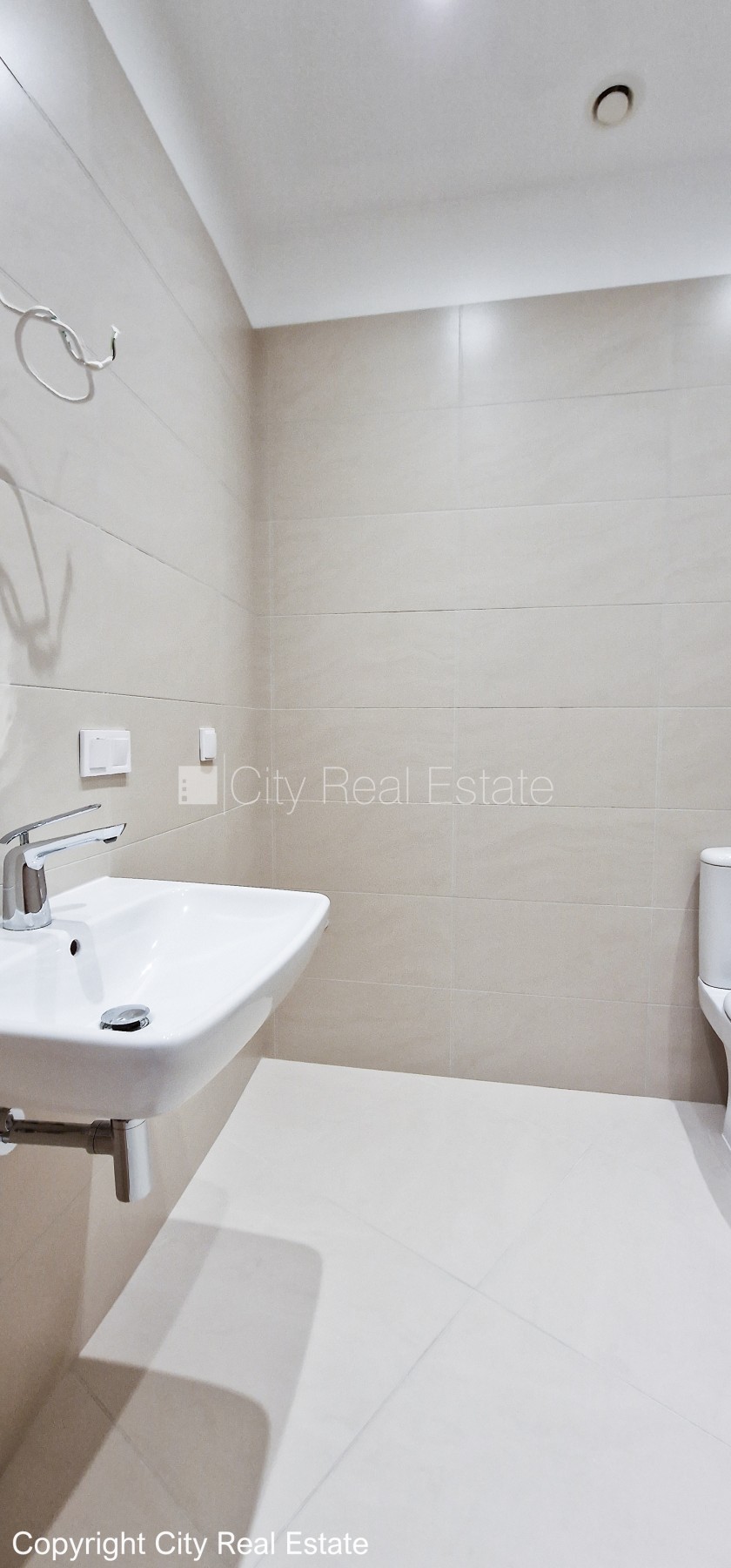 Объявление. Земля в собственности, новостройка, монолитные бетонные стены, зеленая территория, подъездная Цена: 310000 EUR Foto #9