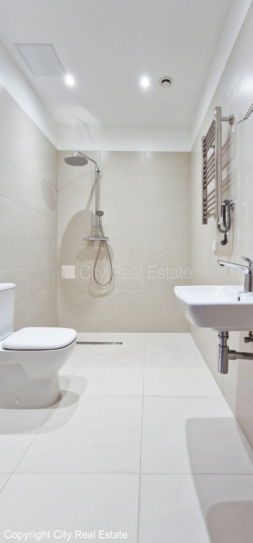 Объявление. Земля в собственности, новостройка, монолитные бетонные стены, зеленая территория, подъездная Цена: 310000 EUR Foto #16