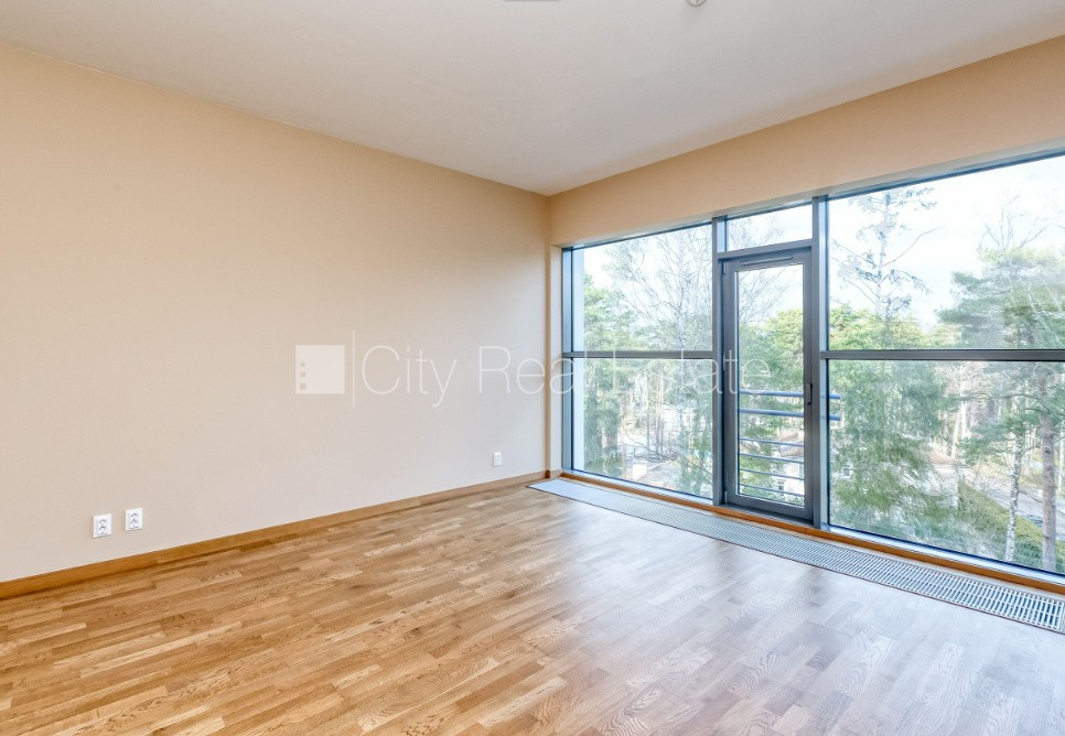 Объявление. Земля в собственности, новостройка, монолитные бетонные стены, зеленая территория, подъездная Цена: 310000 EUR Foto #5