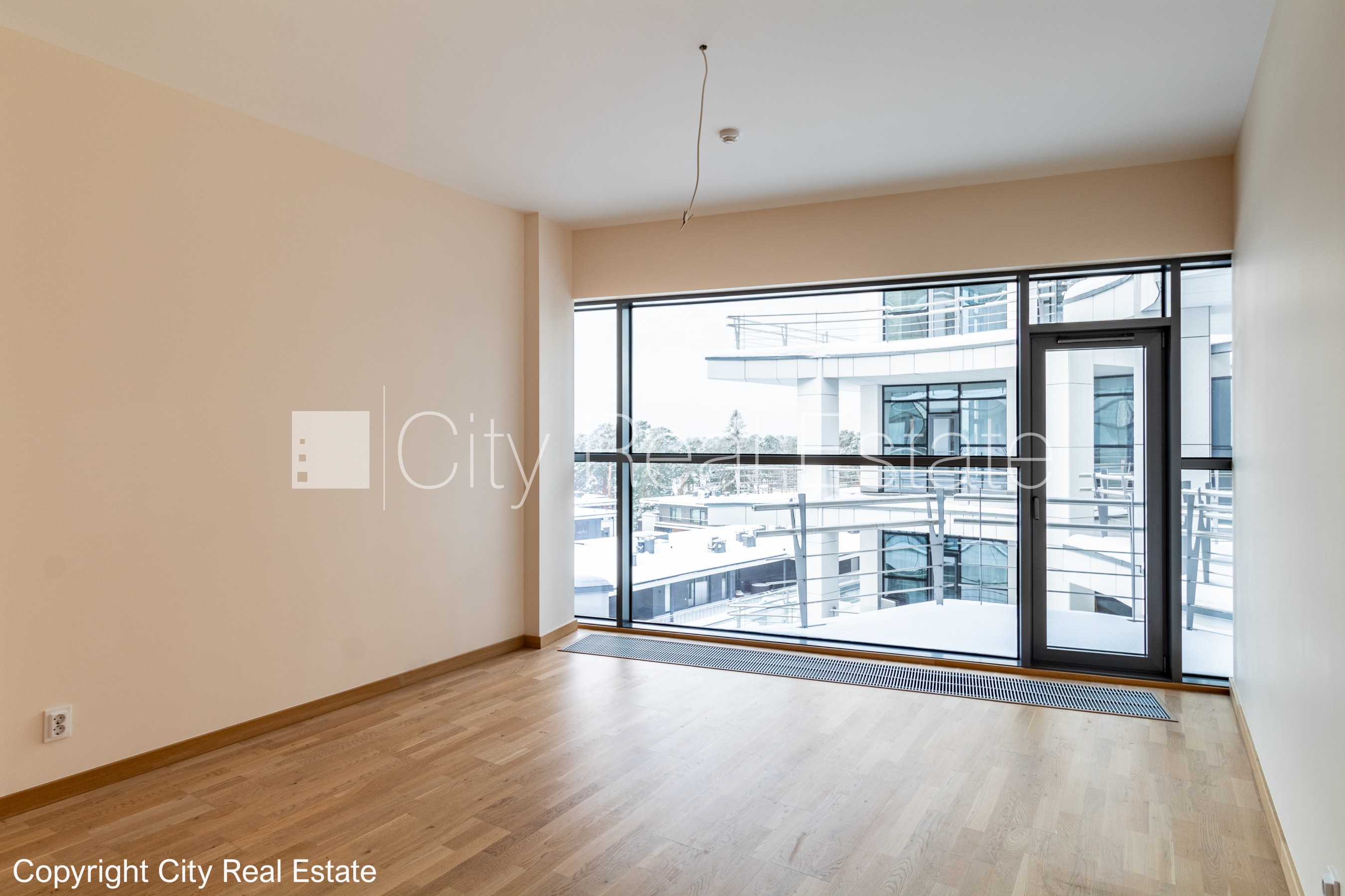 Sludinājumi. Zeme īpašumā, jaunceltne, monolīta betona sienas, zaļā teritorija, bruģēts piebraucamais ceļš, Cena: 325000 EUR Foto #8