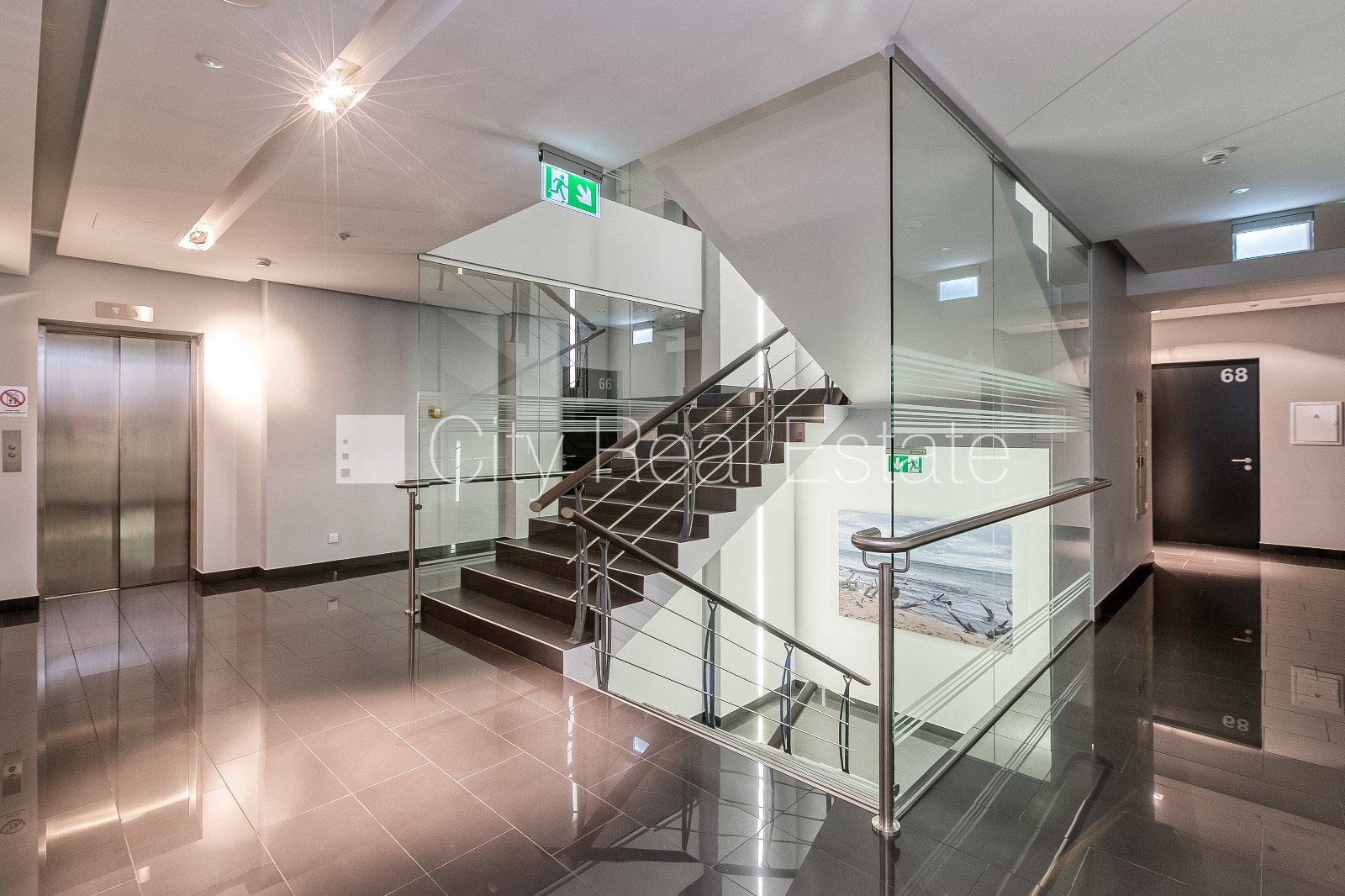 Sludinājumi. Zeme īpašumā, jaunceltne, monolīta betona sienas, zaļā teritorija, bruģēts piebraucamais ceļš, Cena: 325000 EUR Foto #15