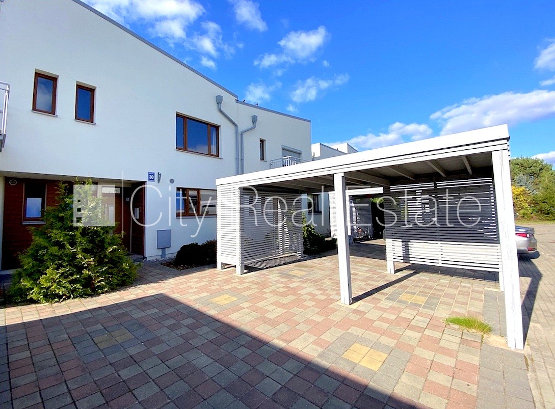 Sludinājumi. Rindu māja, jaunceltne, zaļā teritorija, labiekārtota apzaļumota teritorija, slēgta teritorija, Cena: 1900 EUR/mēn Foto #6