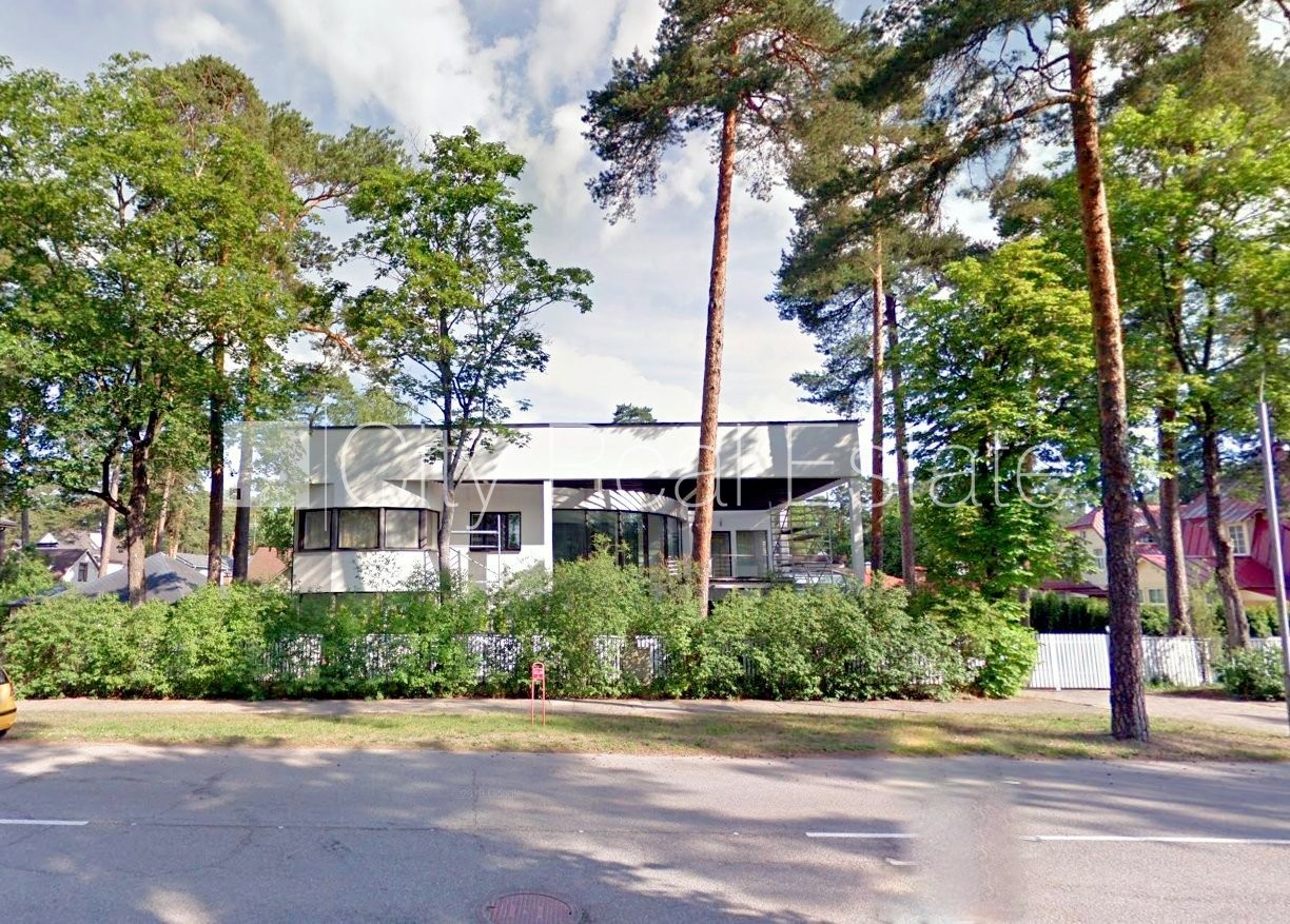 Sludinājumi. Privātmāja, labiekārtota apzaļumota teritorija 1800 m2, iežogota teritorija, teritorijas Cena: 3000 EUR/mēn Foto #1