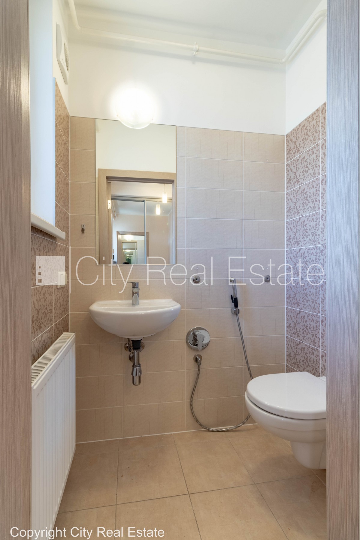 Sludinājumi. Rindu māja, jaunceltne, labiekārtota apzaļumota teritorija, slēgts pagalms, vieta vairākām Cena: 400000 EUR Foto #23