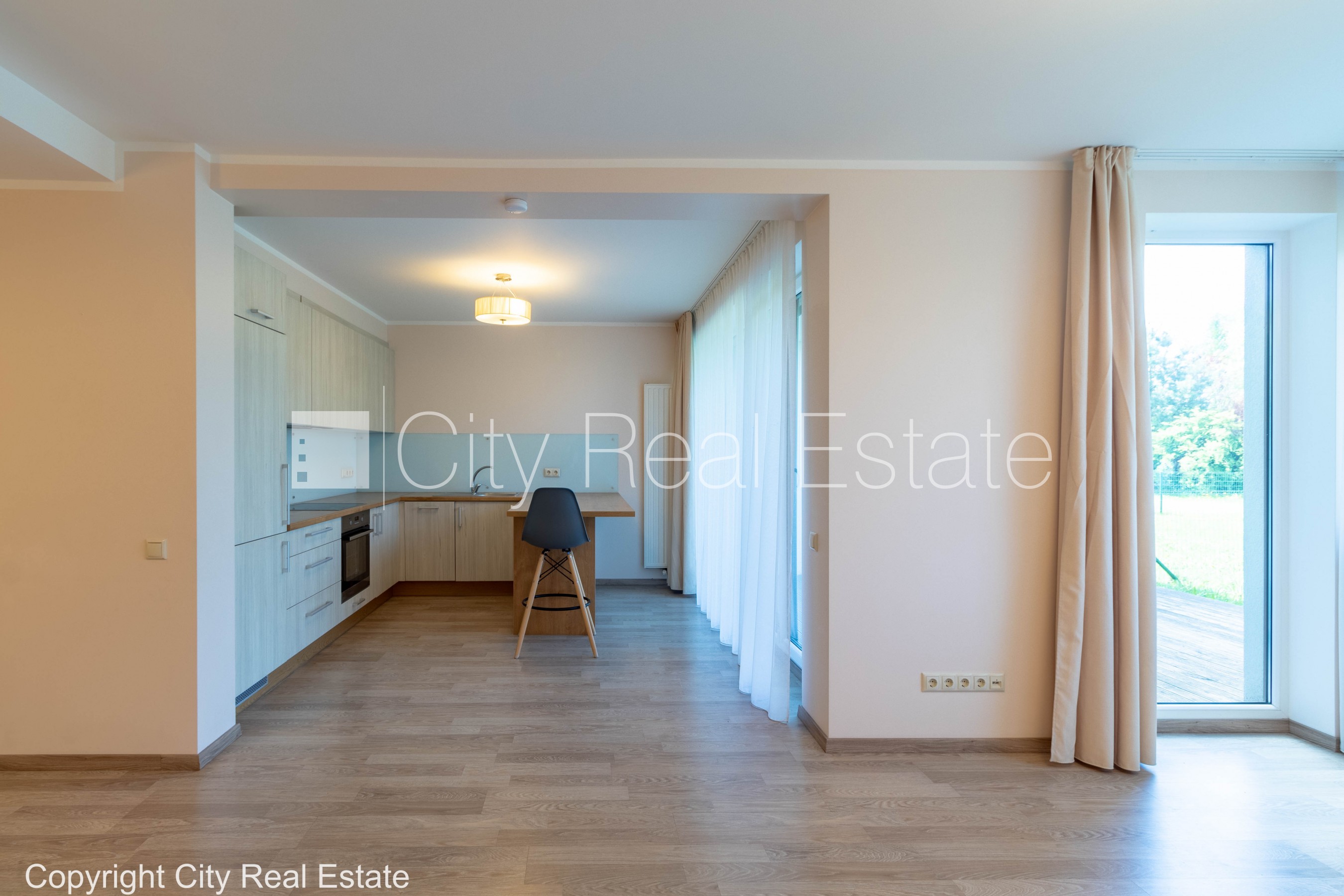 Sludinājumi. Rindu māja, jaunceltne, labiekārtota apzaļumota teritorija, slēgts pagalms, vieta vairākām Cena: 400000 EUR Foto #8