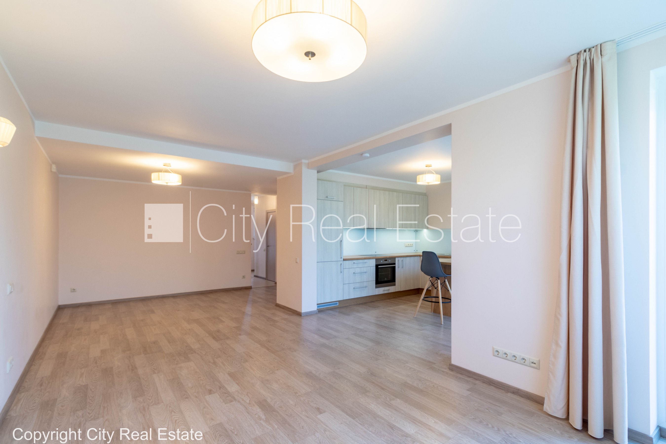 Sludinājumi. Rindu māja, jaunceltne, labiekārtota apzaļumota teritorija, slēgts pagalms, vieta vairākām Cena: 400000 EUR Foto #10