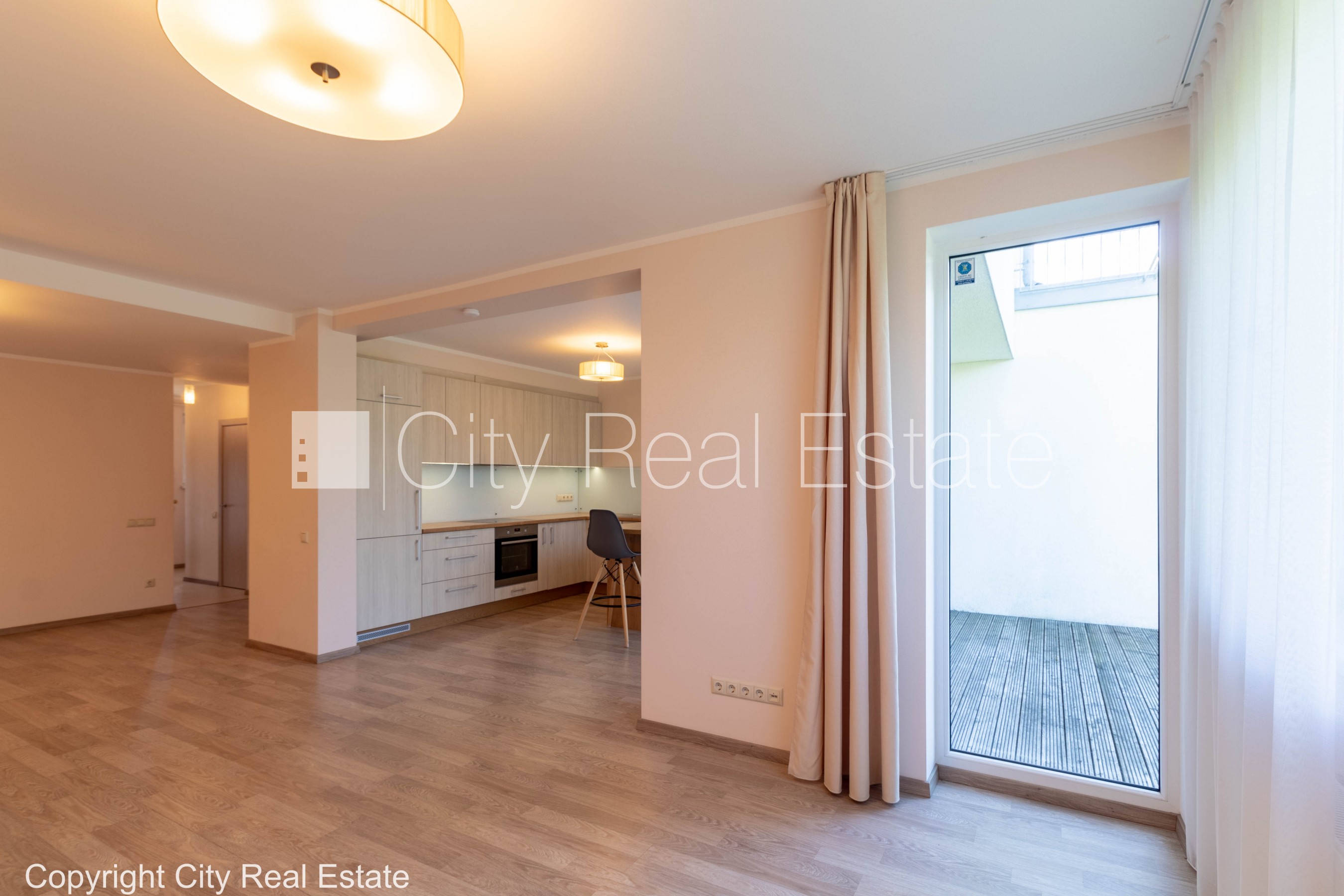 Sludinājumi. Rindu māja, jaunceltne, labiekārtota apzaļumota teritorija, slēgts pagalms, vieta vairākām Cena: 400000 EUR Foto #9