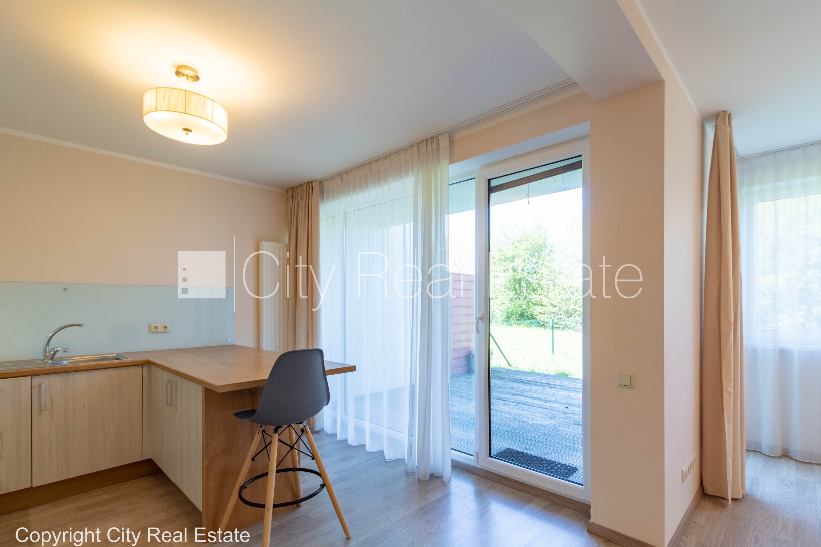 Sludinājumi. Rindu māja, jaunceltne, labiekārtota apzaļumota teritorija, slēgts pagalms, vieta vairākām Cena: 400000 EUR Foto #5