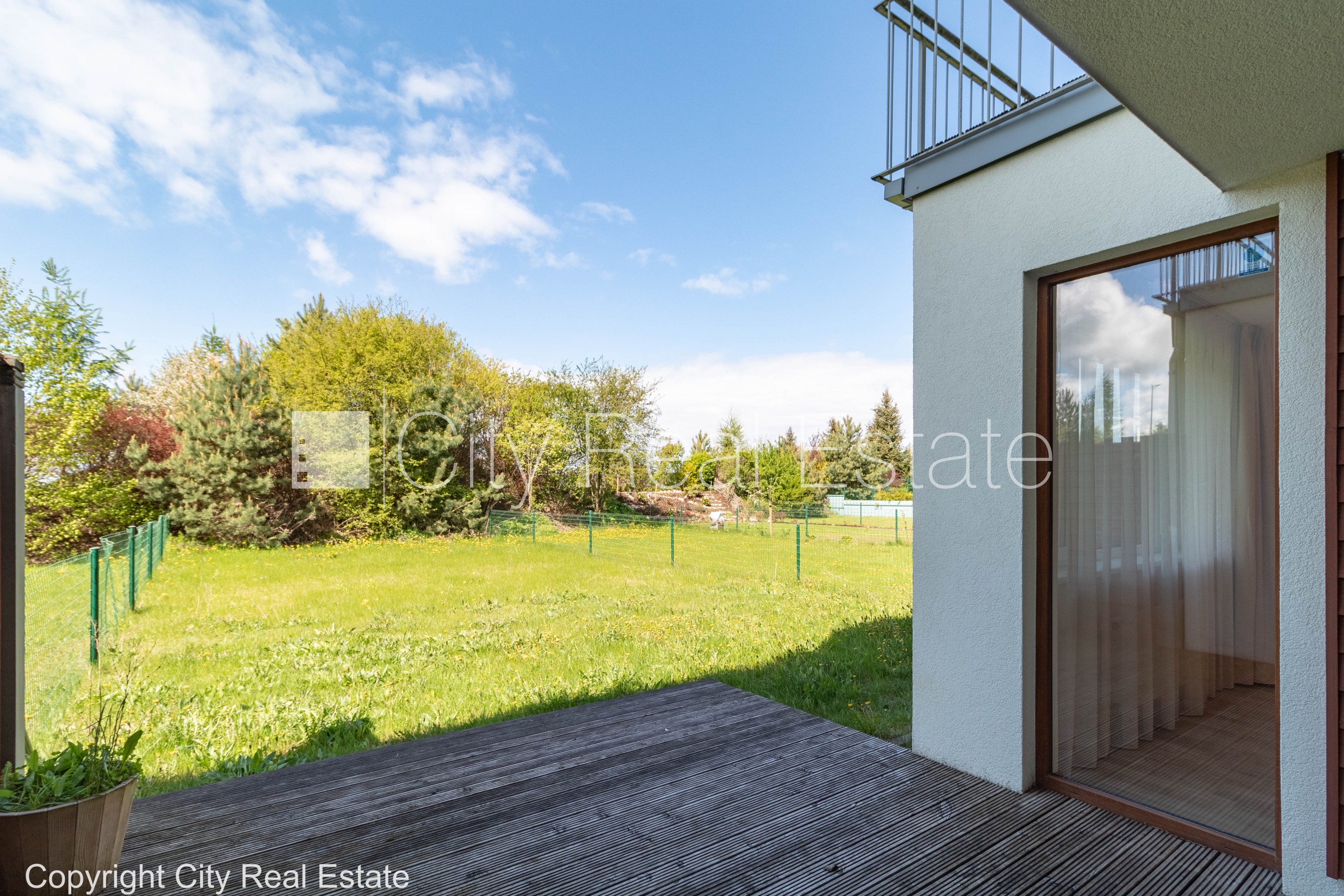 Sludinājumi. Rindu māja, jaunceltne, labiekārtota apzaļumota teritorija, slēgts pagalms, vieta vairākām Cena: 400000 EUR Foto #4