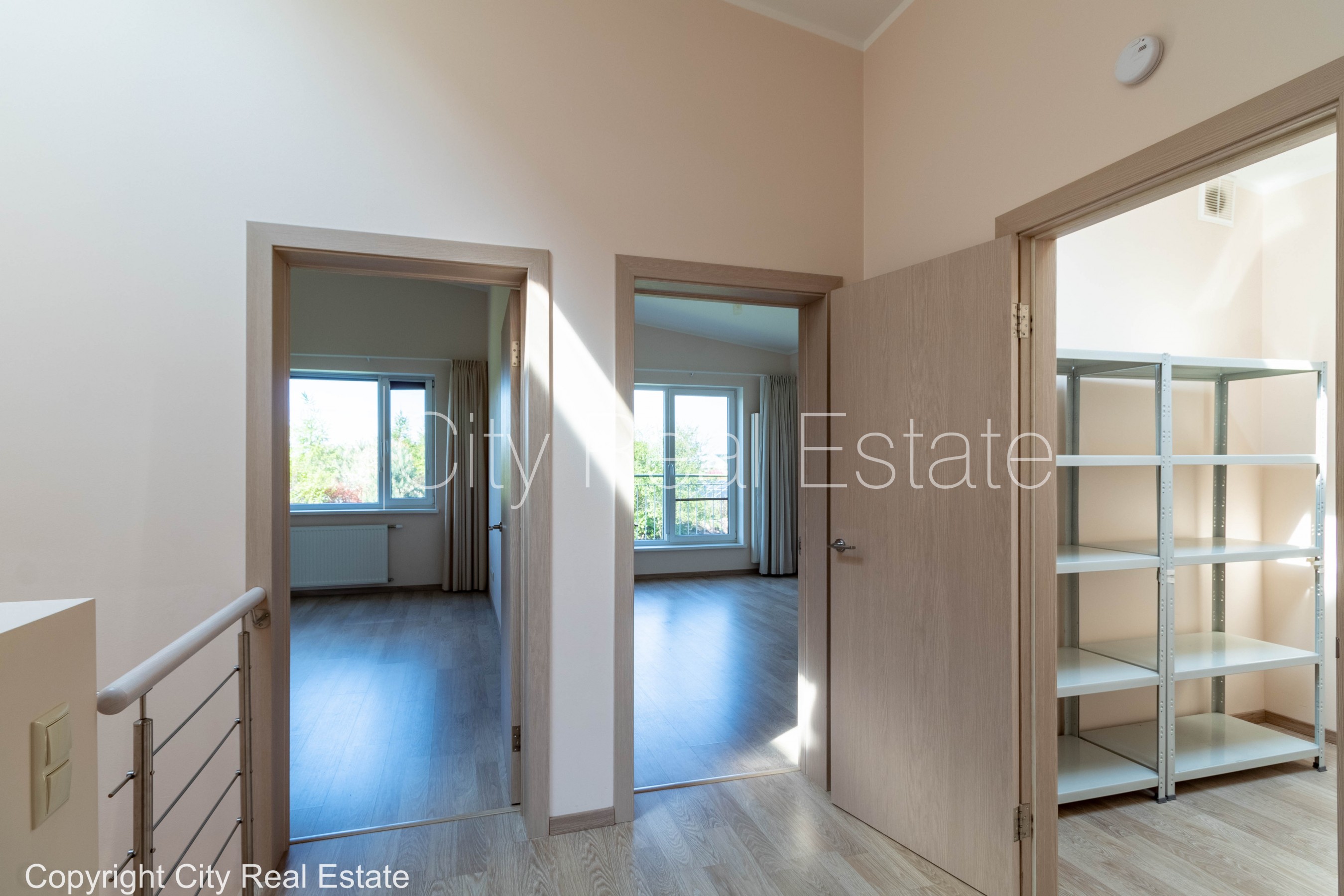 Sludinājumi. Rindu māja, jaunceltne, labiekārtota apzaļumota teritorija, slēgts pagalms, vieta vairākām Cena: 400000 EUR Foto #13