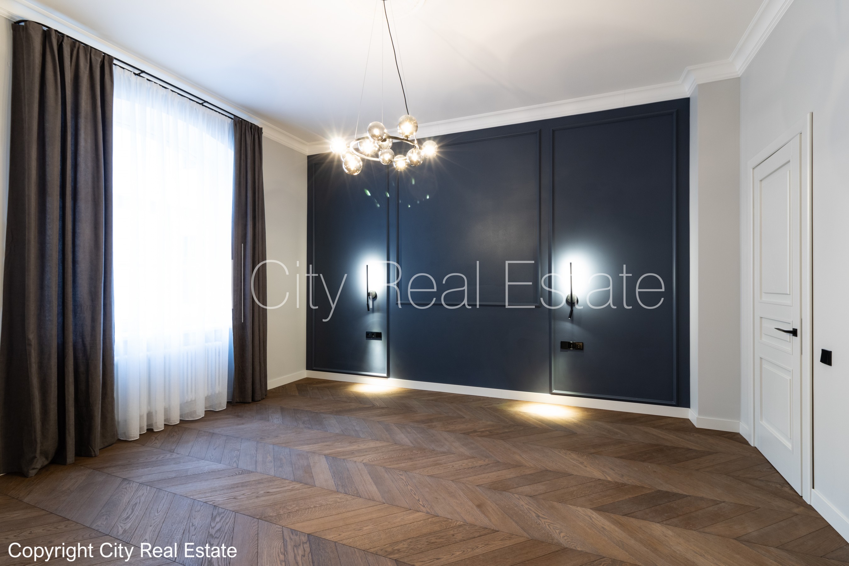 Sludinājumi. Slēgts pagalms, ieeja no ielas un pagalma, kāpņu telpa pēc kosmētiskā remonta, logi vērsti uz ielas Cena: 2000 EUR/mēn Foto #8