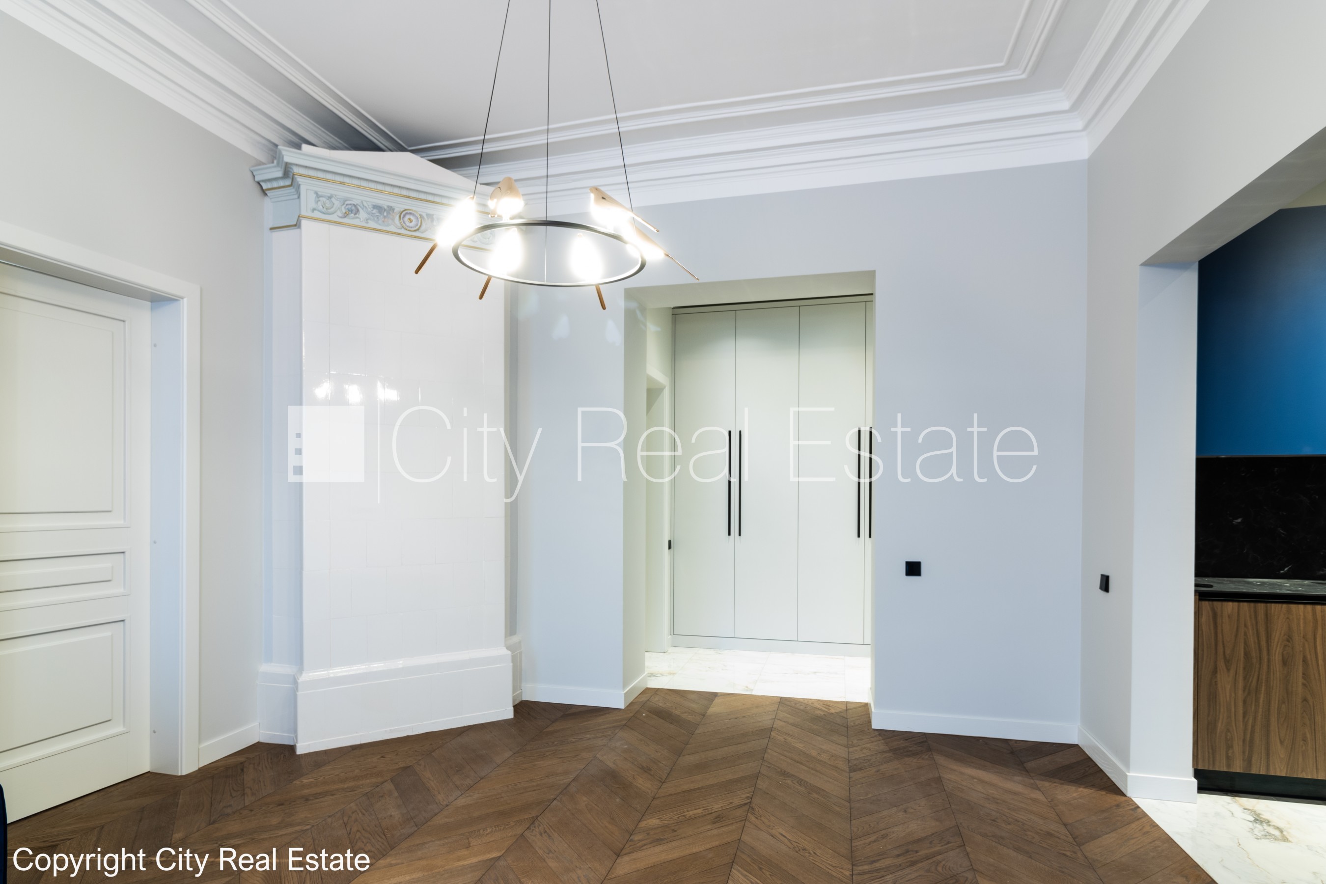 Sludinājumi. Slēgts pagalms, ieeja no ielas un pagalma, kāpņu telpa pēc kosmētiskā remonta, logi vērsti uz ielas Cena: 2000 EUR/mēn Foto #15