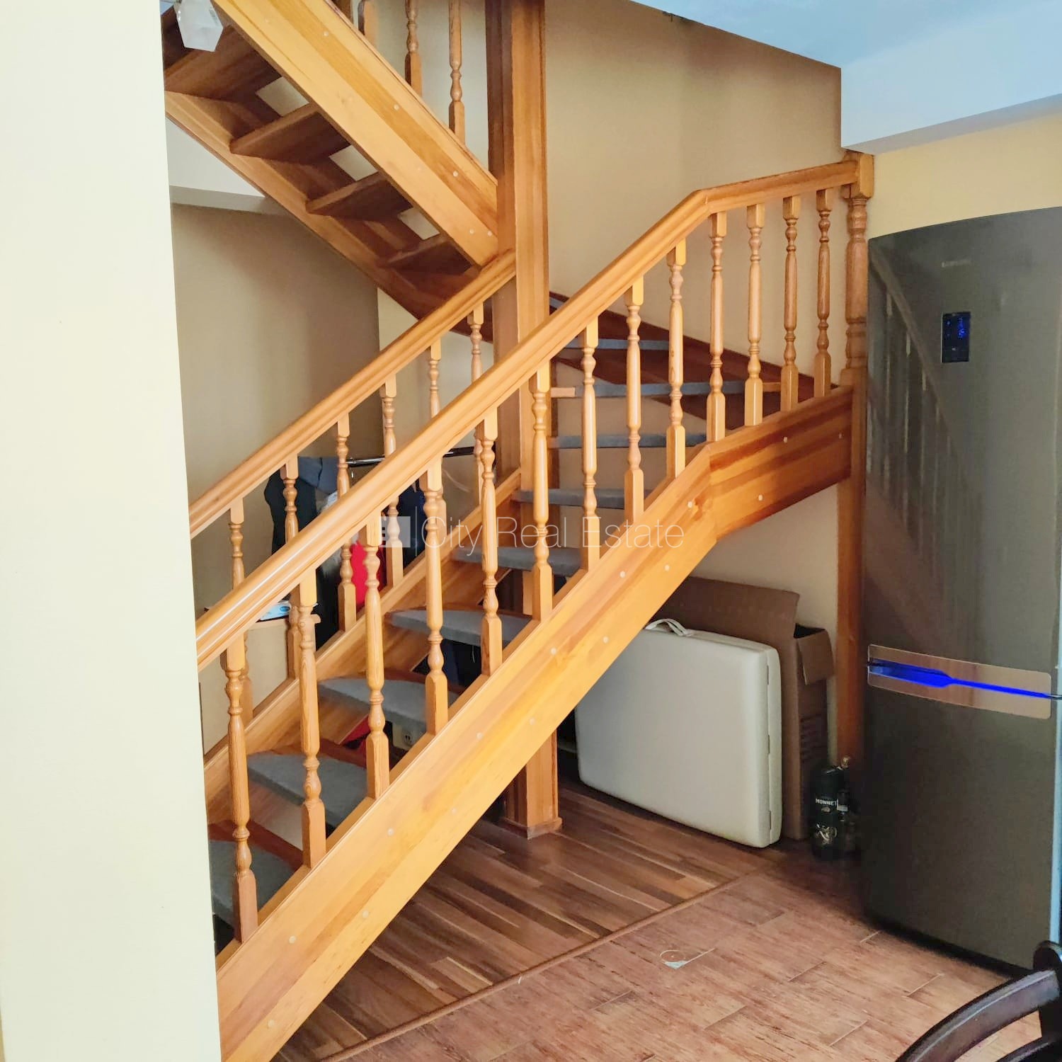 Sludinājumi. Jaunceltne, labiekārtota apzaļumota teritorija, vieta automašīnai, ieeja no ielas, kāpņu telpa pēc Cena: 125000 EUR Foto #8