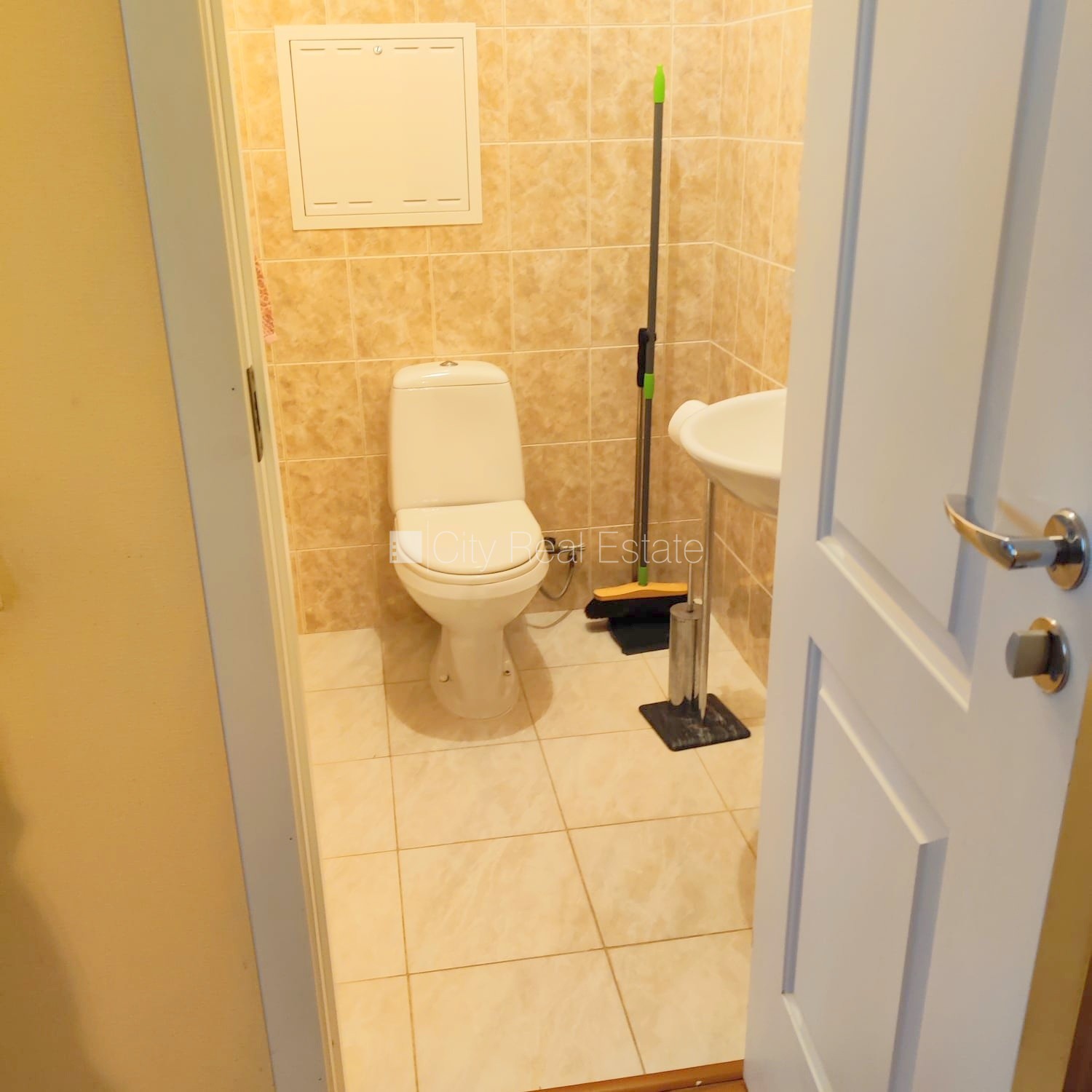 Sludinājumi. Jaunceltne, labiekārtota apzaļumota teritorija, vieta automašīnai, ieeja no ielas, kāpņu telpa pēc Cena: 125000 EUR Foto #9