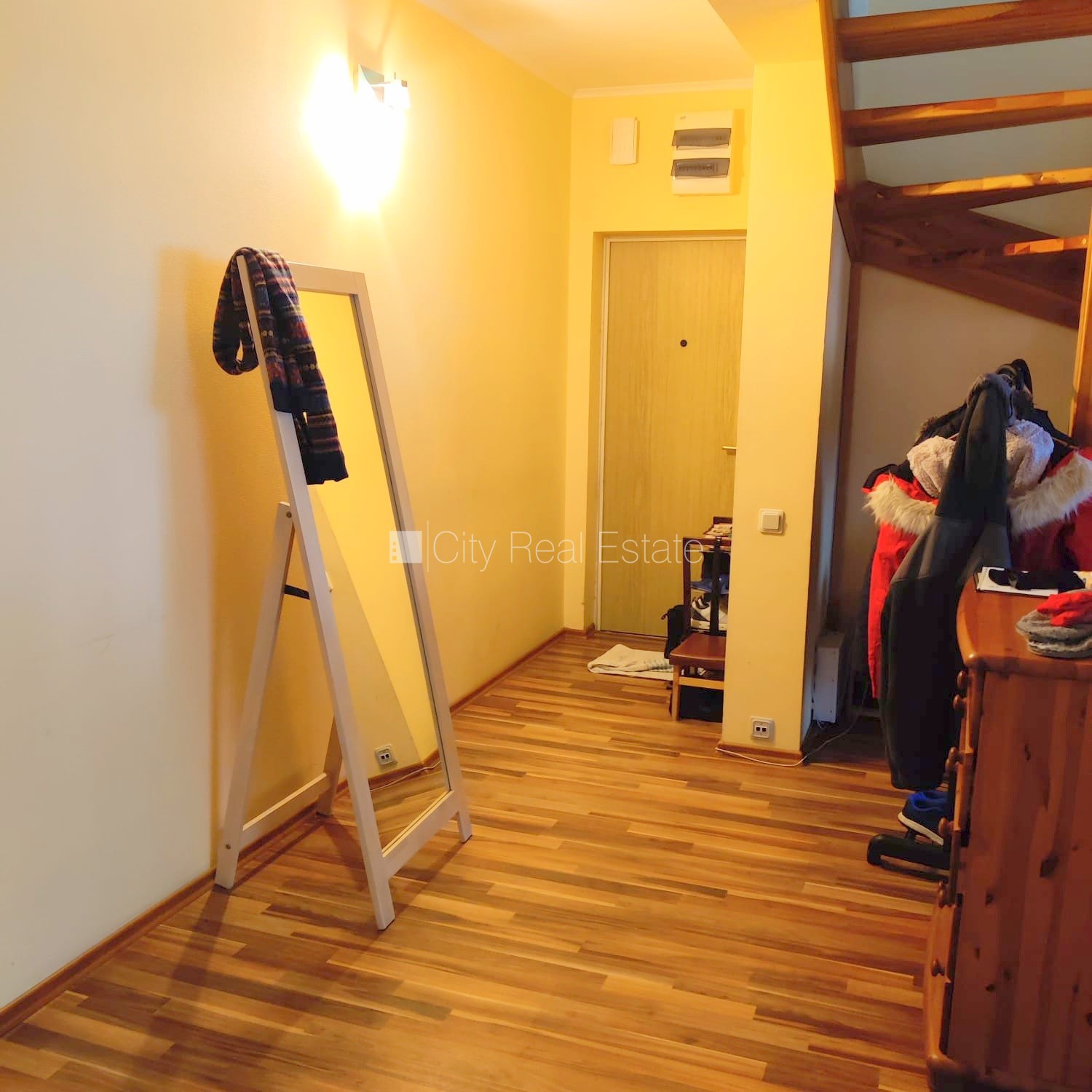 Sludinājumi. Jaunceltne, labiekārtota apzaļumota teritorija, vieta automašīnai, ieeja no ielas, kāpņu telpa pēc Cena: 125000 EUR Foto #23