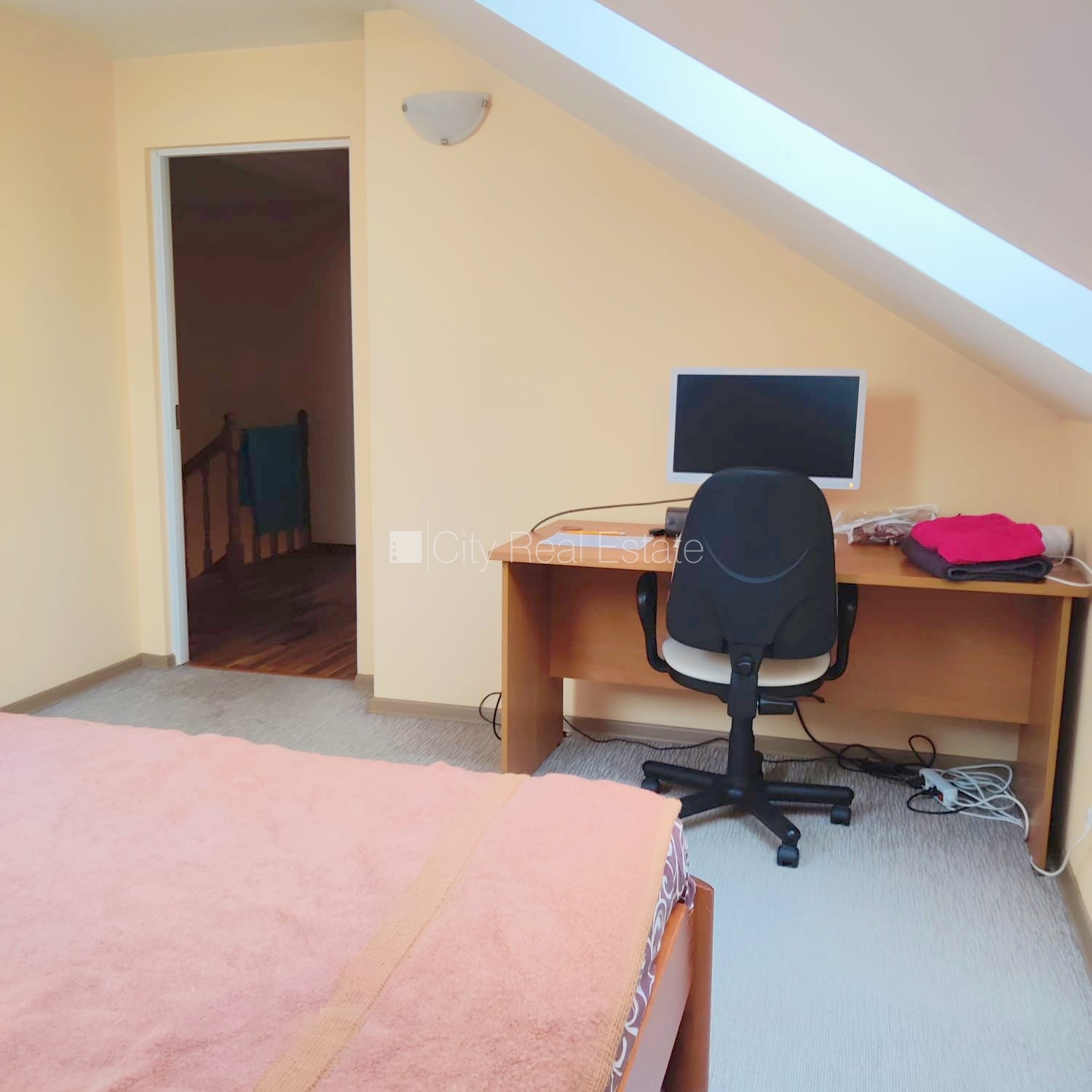 Sludinājumi. Jaunceltne, labiekārtota apzaļumota teritorija, vieta automašīnai, ieeja no ielas, kāpņu telpa pēc Cena: 125000 EUR Foto #17