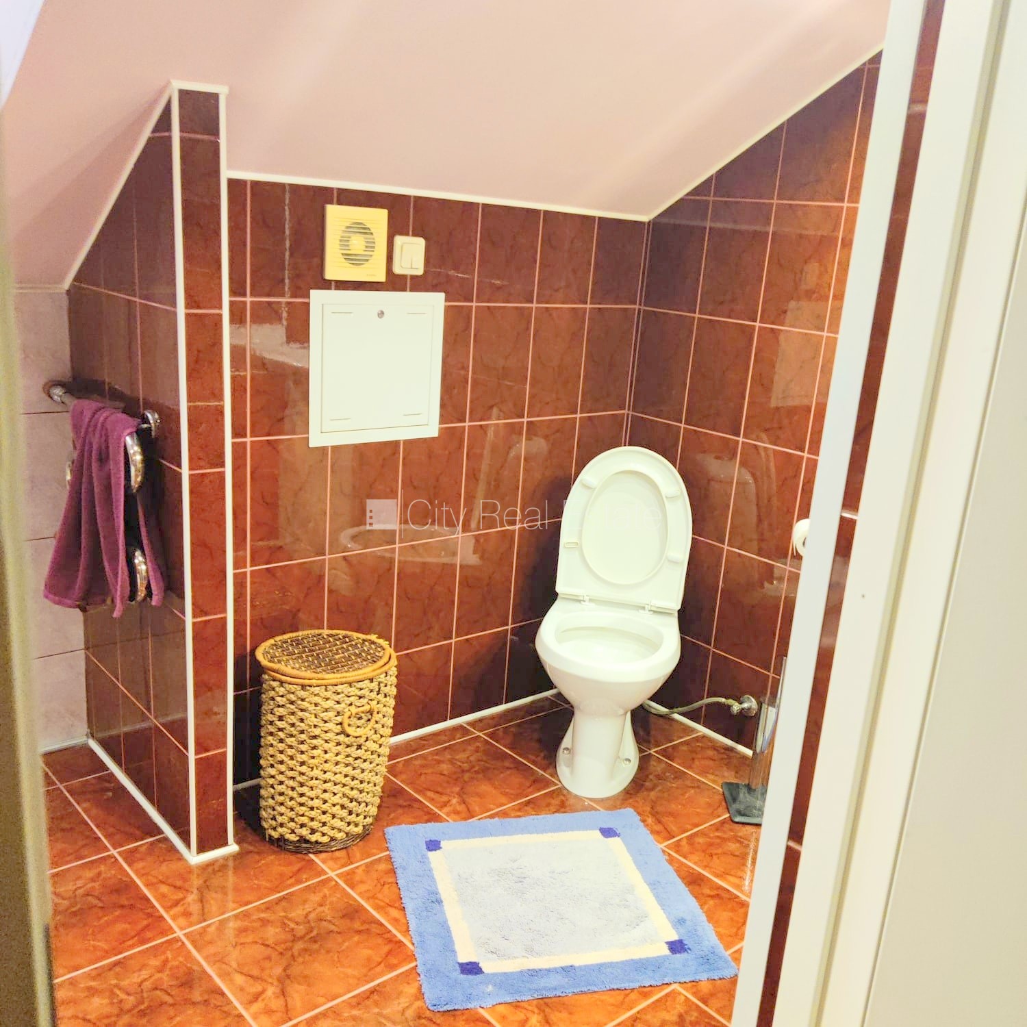 Sludinājumi. Jaunceltne, labiekārtota apzaļumota teritorija, vieta automašīnai, ieeja no ielas, kāpņu telpa pēc Cena: 125000 EUR Foto #19